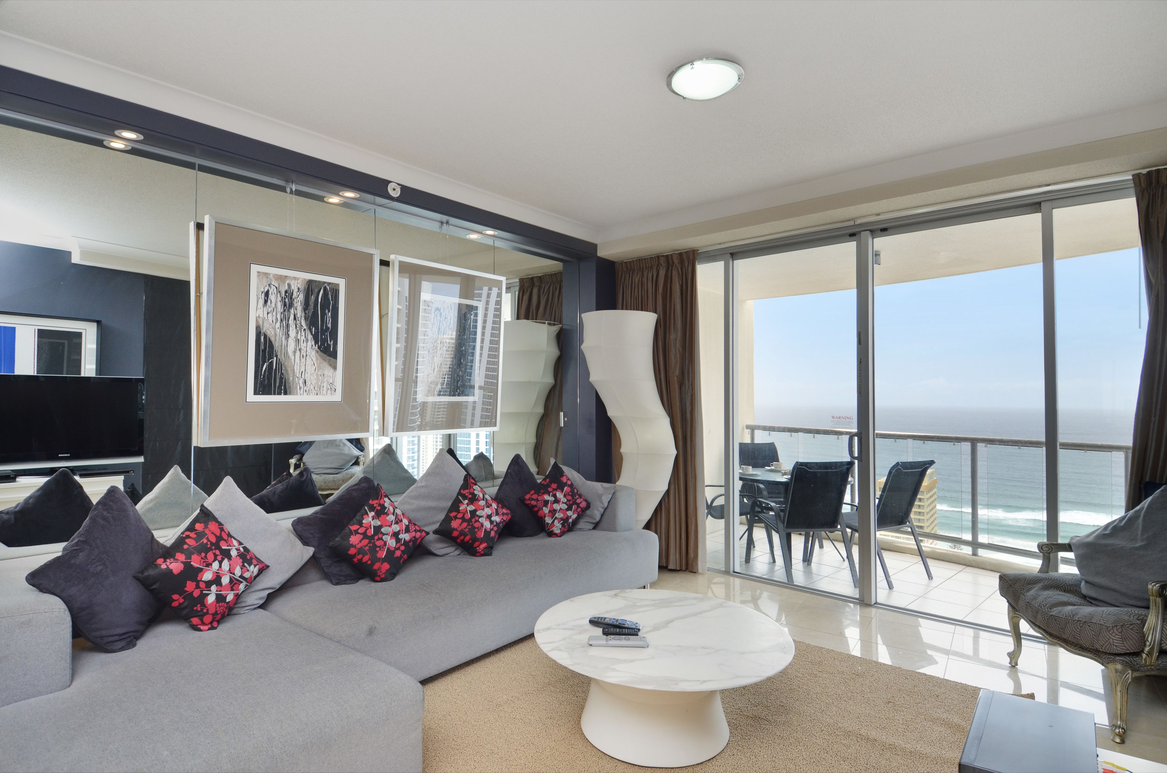 Mantra Towers of Chevron by Holiday Rentals Surfers Paradise