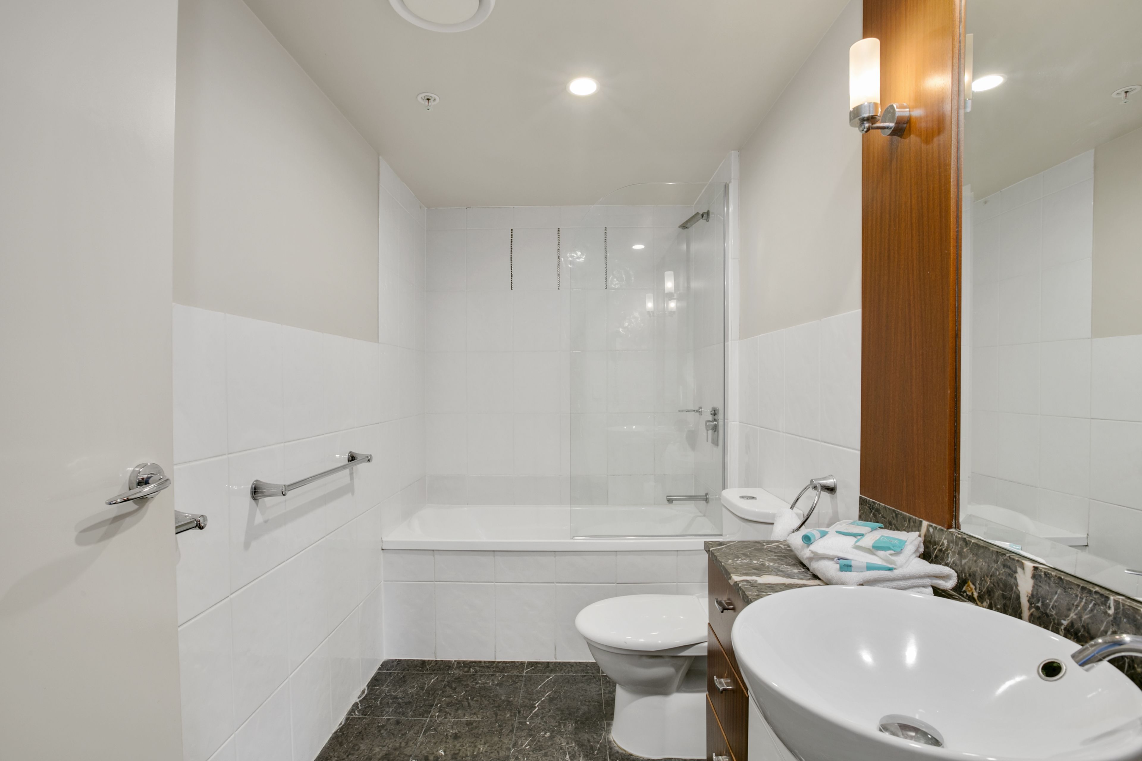 Mantra Towers of Chevron by Holiday Rentals Surfers Paradise