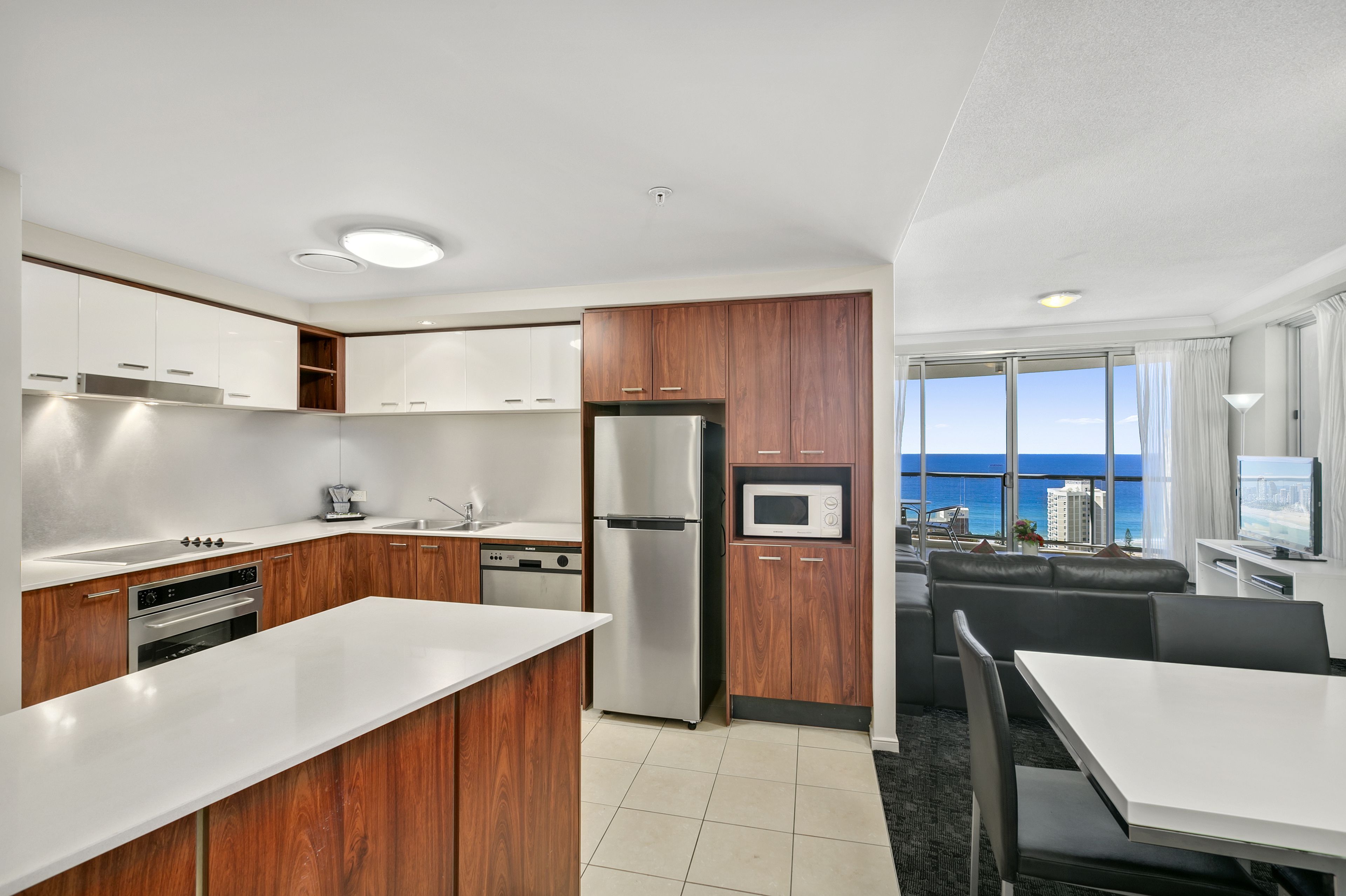 Mantra Towers of Chevron by Holiday Rentals Surfers Paradise