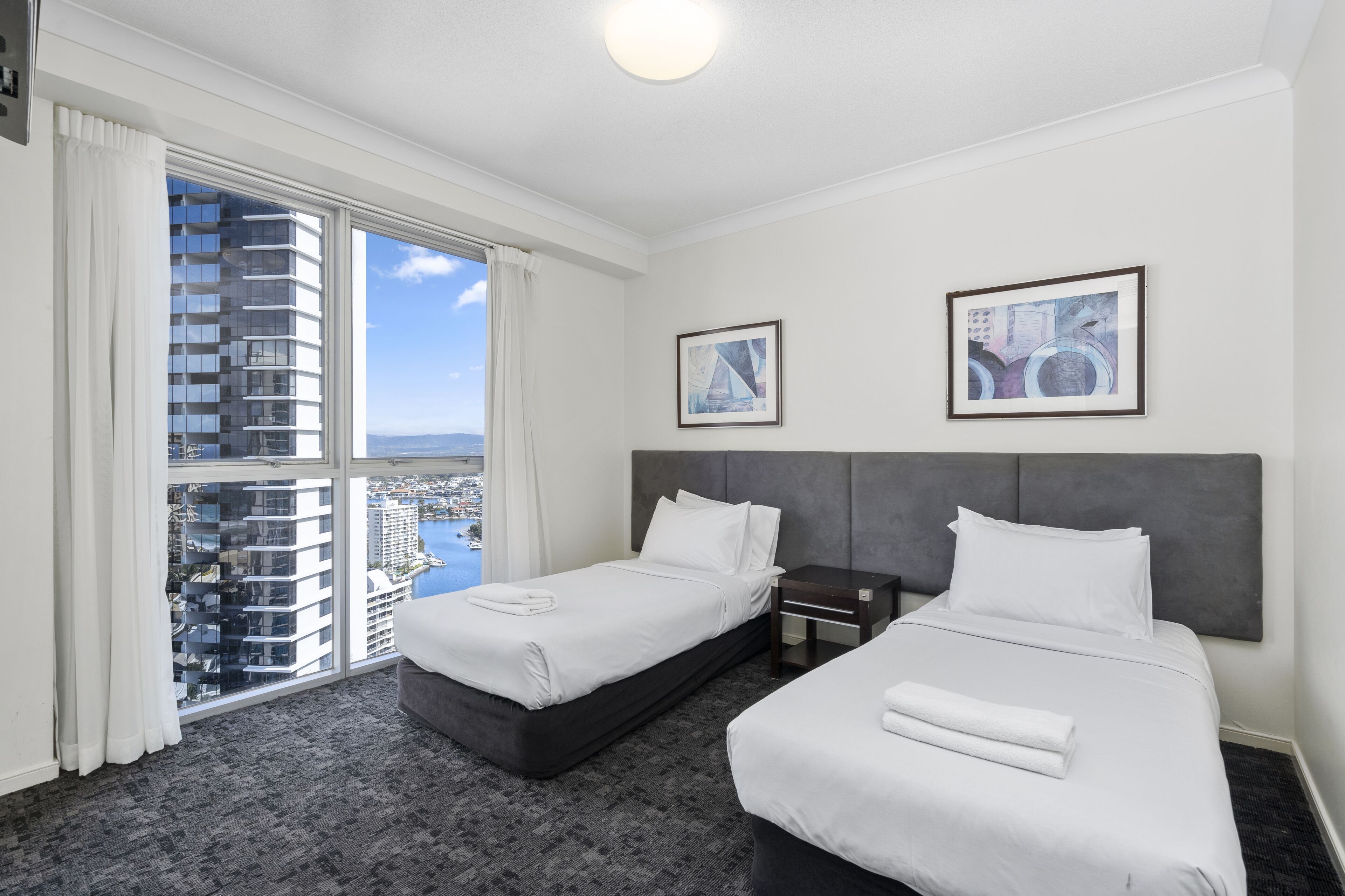 Mantra Towers of Chevron by Holiday Rentals Surfers Paradise