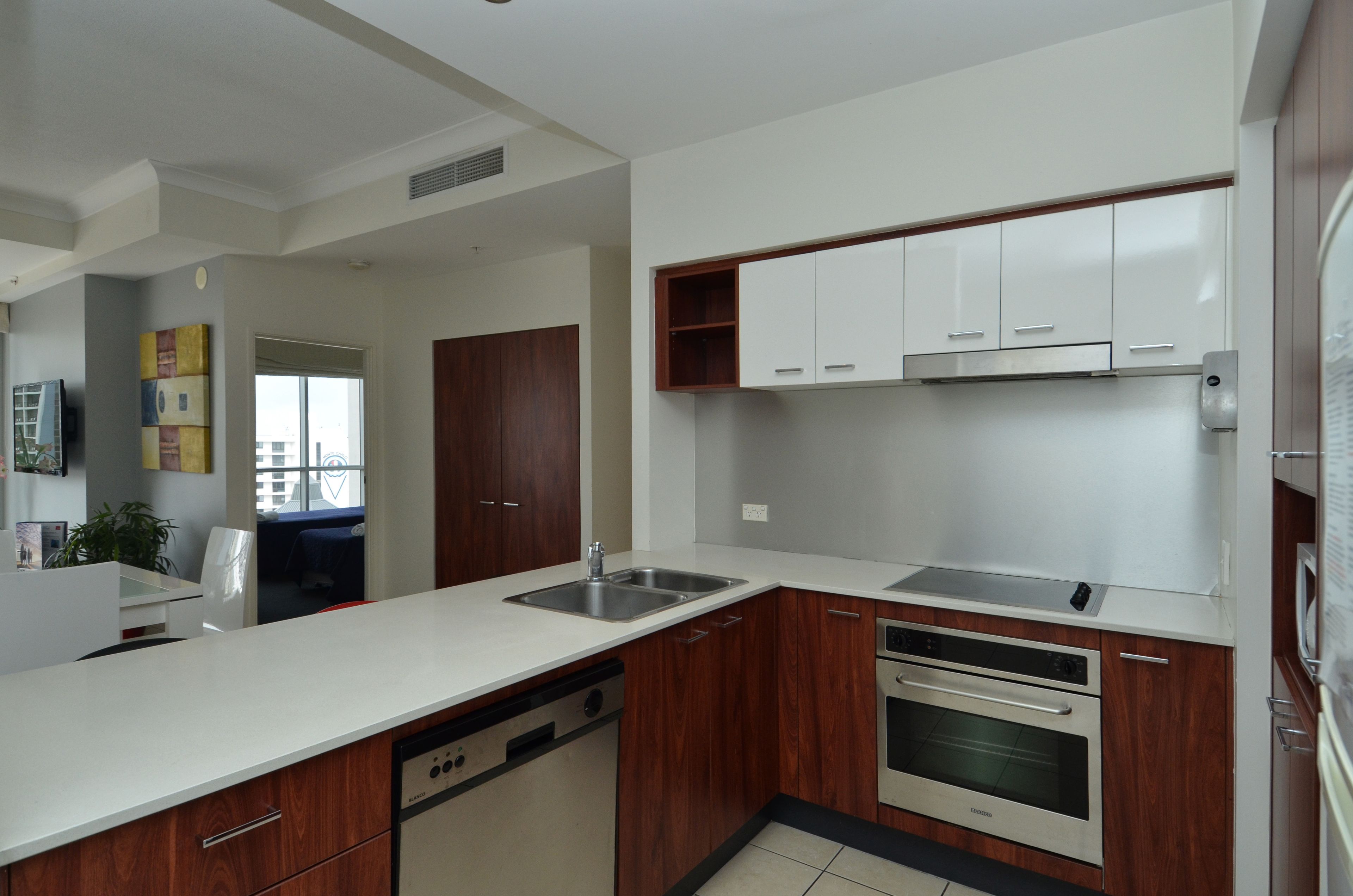 Mantra Towers of Chevron by Holiday Rentals Surfers Paradise