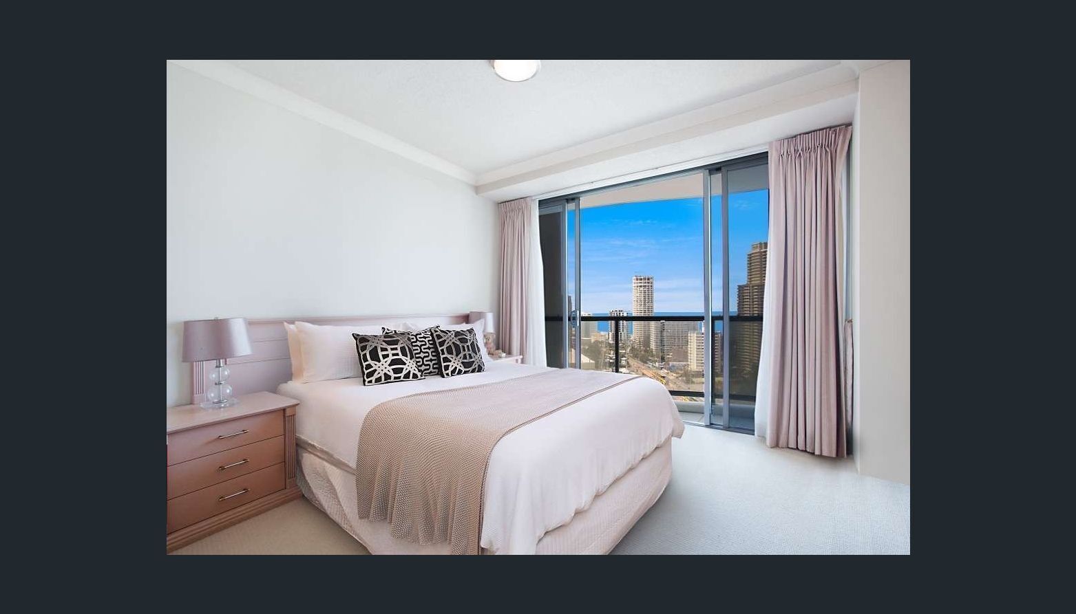 Mantra Towers of Chevron by Holiday Rentals Surfers Paradise