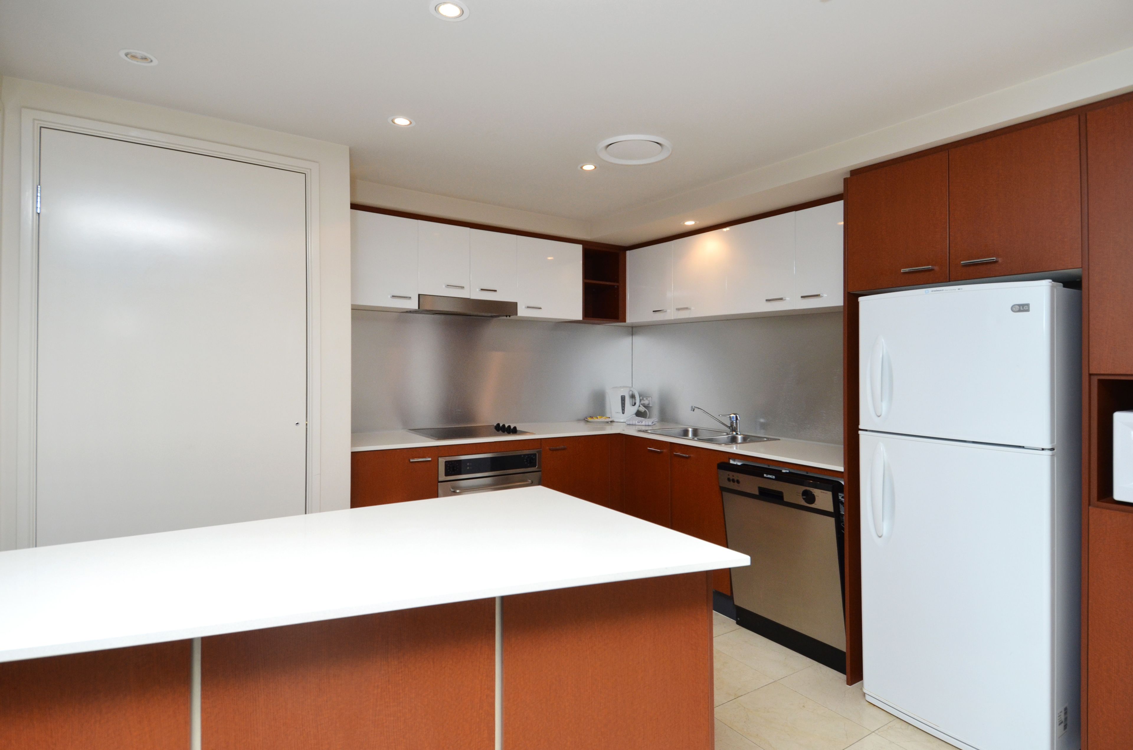 Mantra Towers of Chevron by Holiday Rentals Surfers Paradise