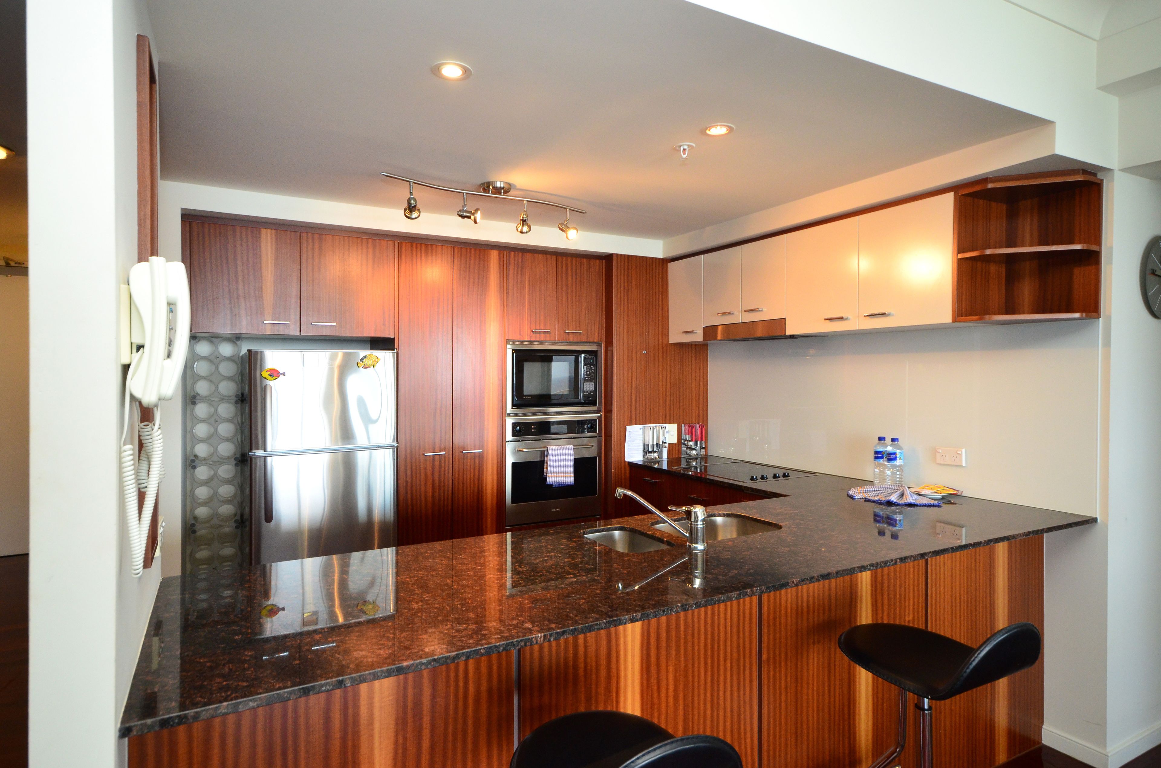 Mantra Towers of Chevron by Holiday Rentals Surfers Paradise