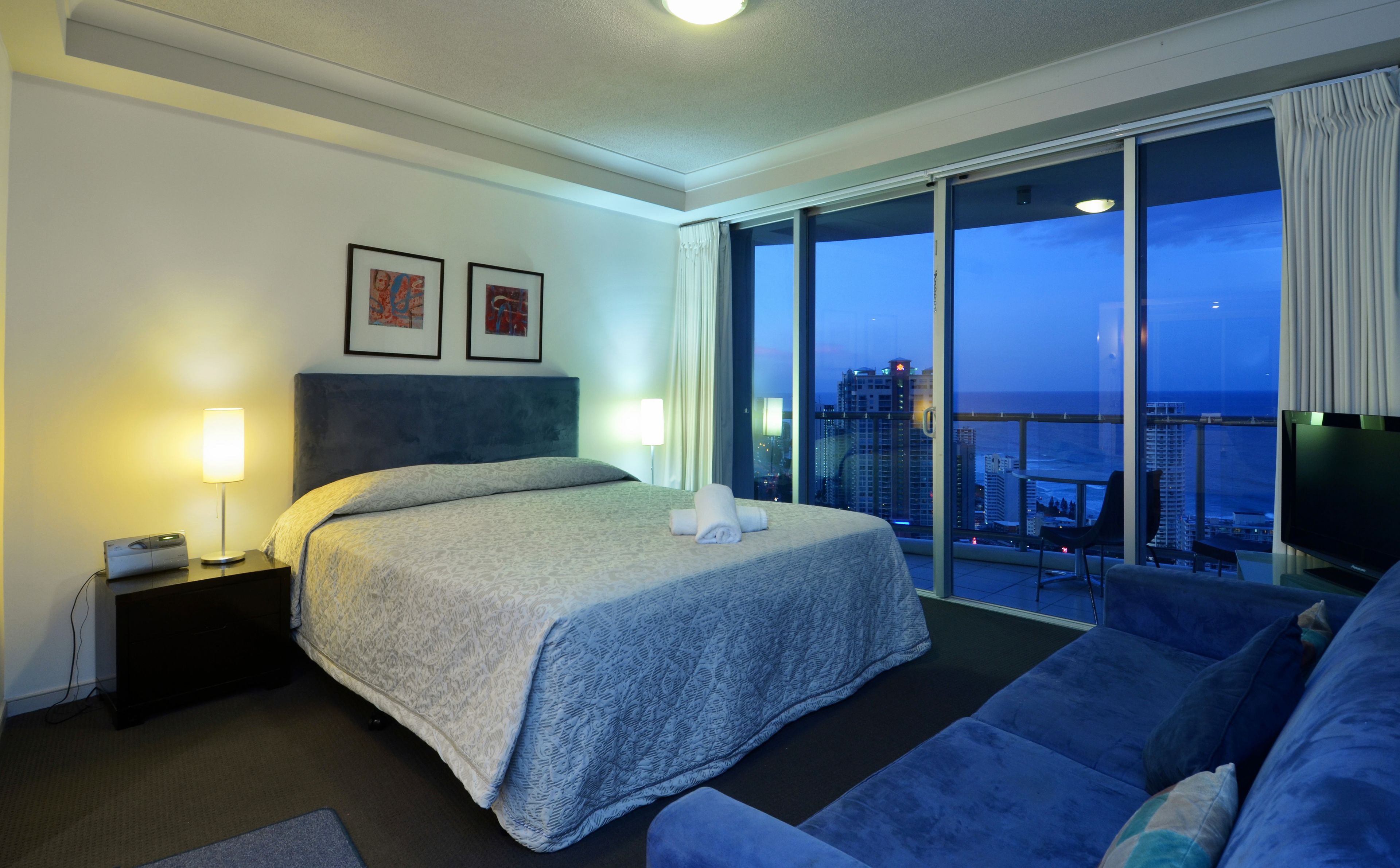Mantra Towers of Chevron by Holiday Rentals Surfers Paradise