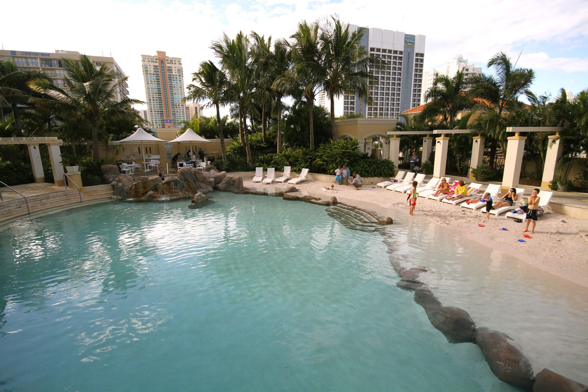 Mantra Towers of Chevron by Holiday Rentals Surfers Paradise