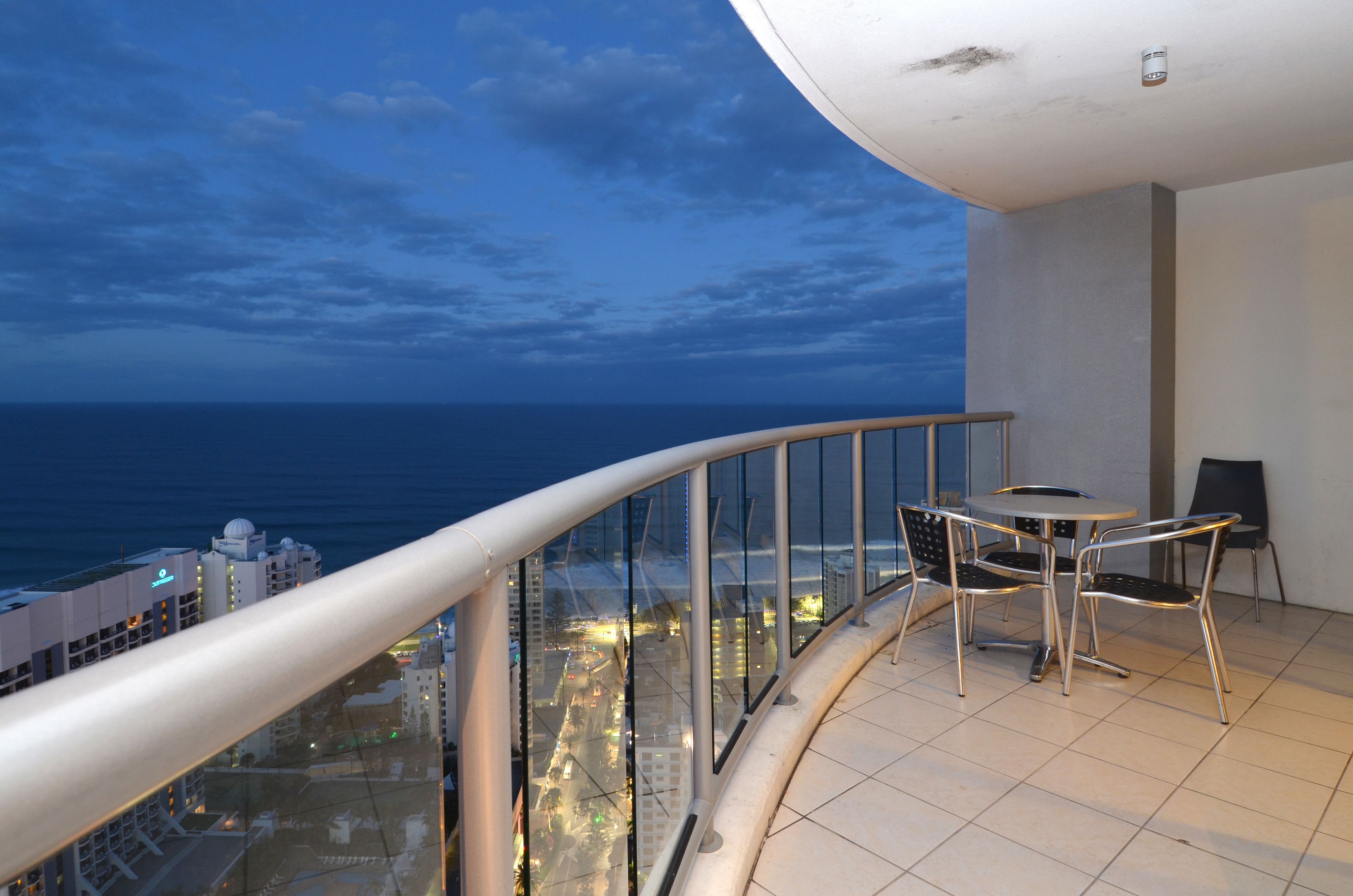 Mantra Towers of Chevron by Holiday Rentals Surfers Paradise