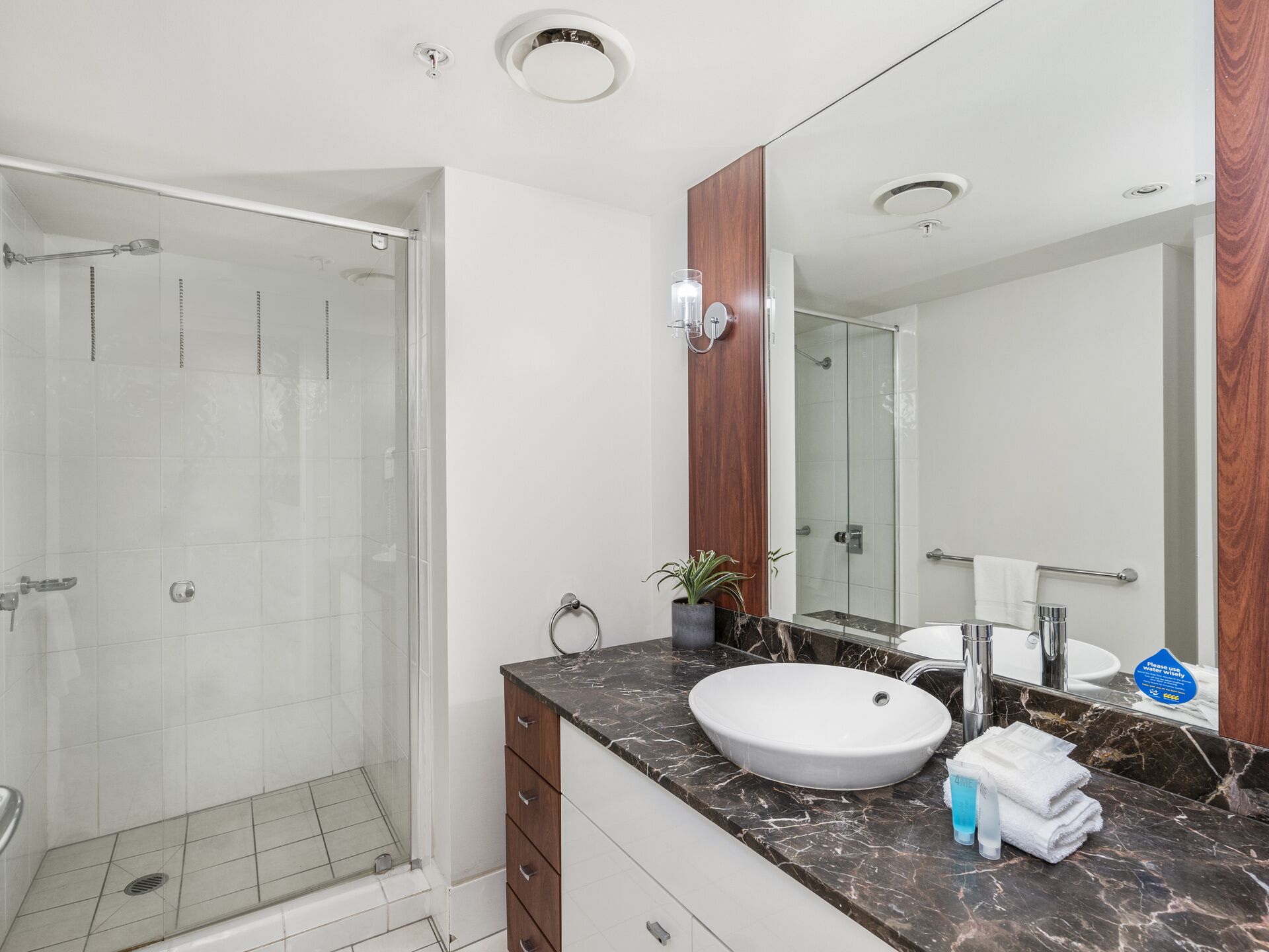 Mantra Towers of Chevron by Holiday Rentals Surfers Paradise
