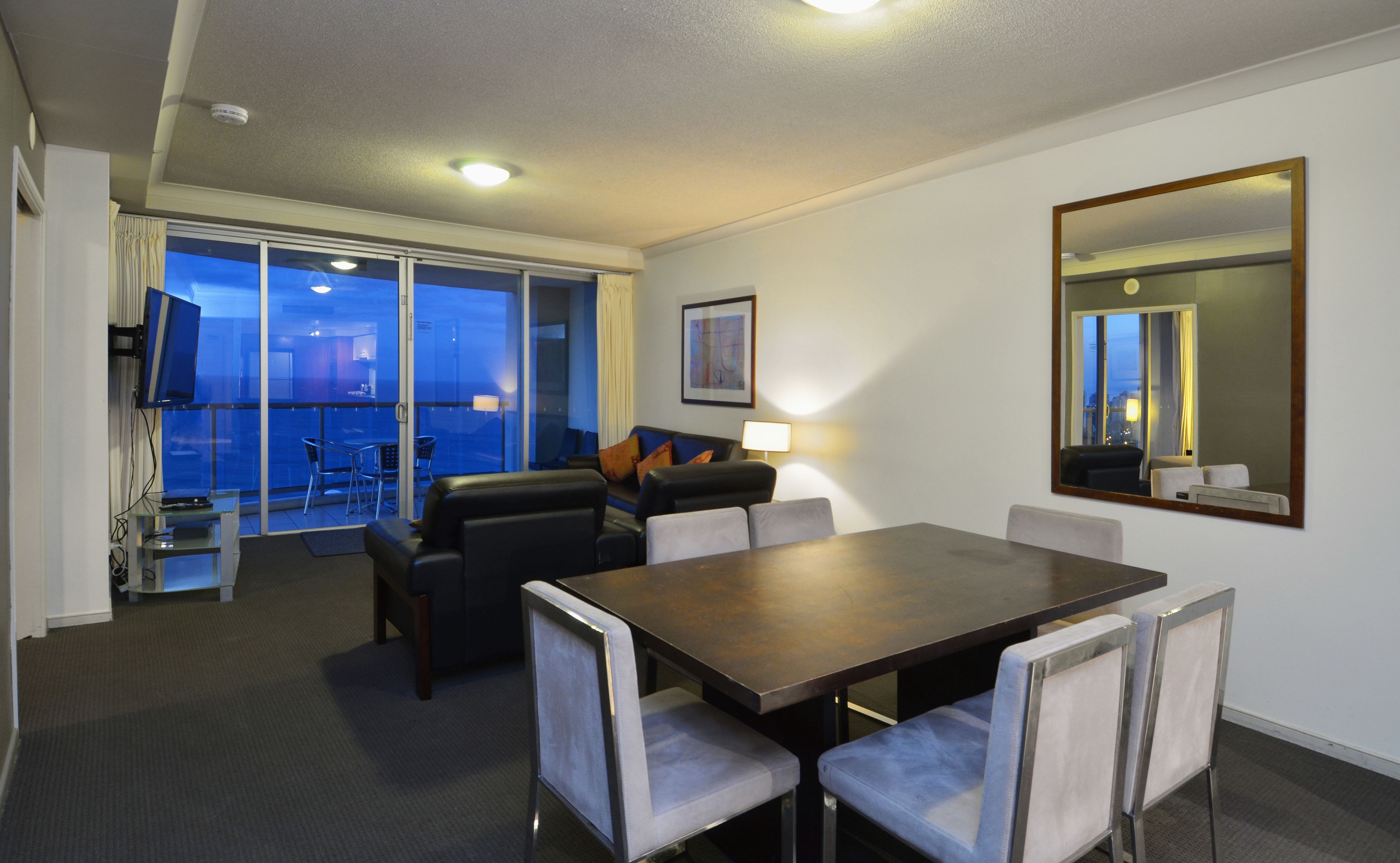 Mantra Towers of Chevron by Holiday Rentals Surfers Paradise