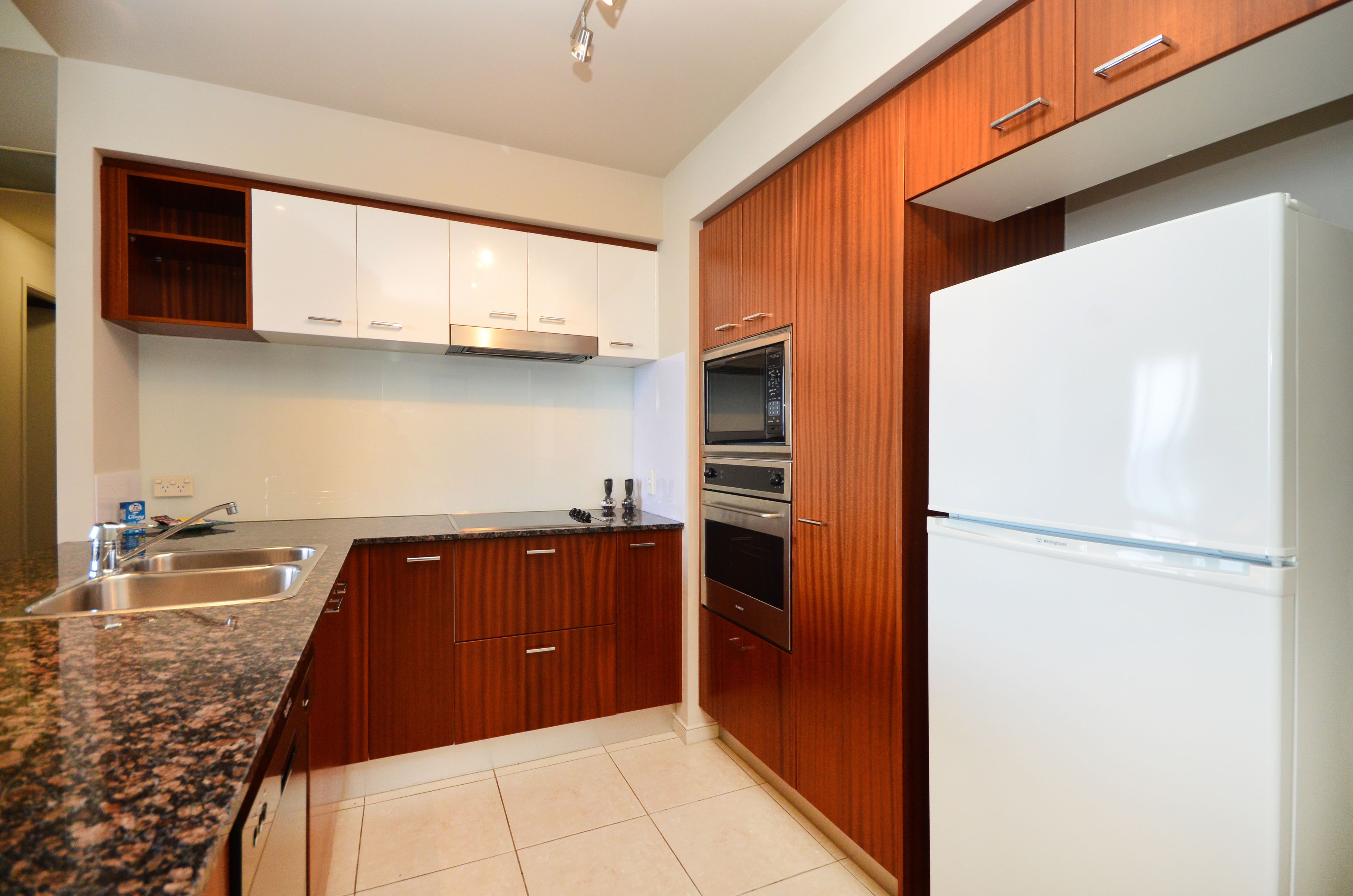 Mantra Towers of Chevron by Holiday Rentals Surfers Paradise