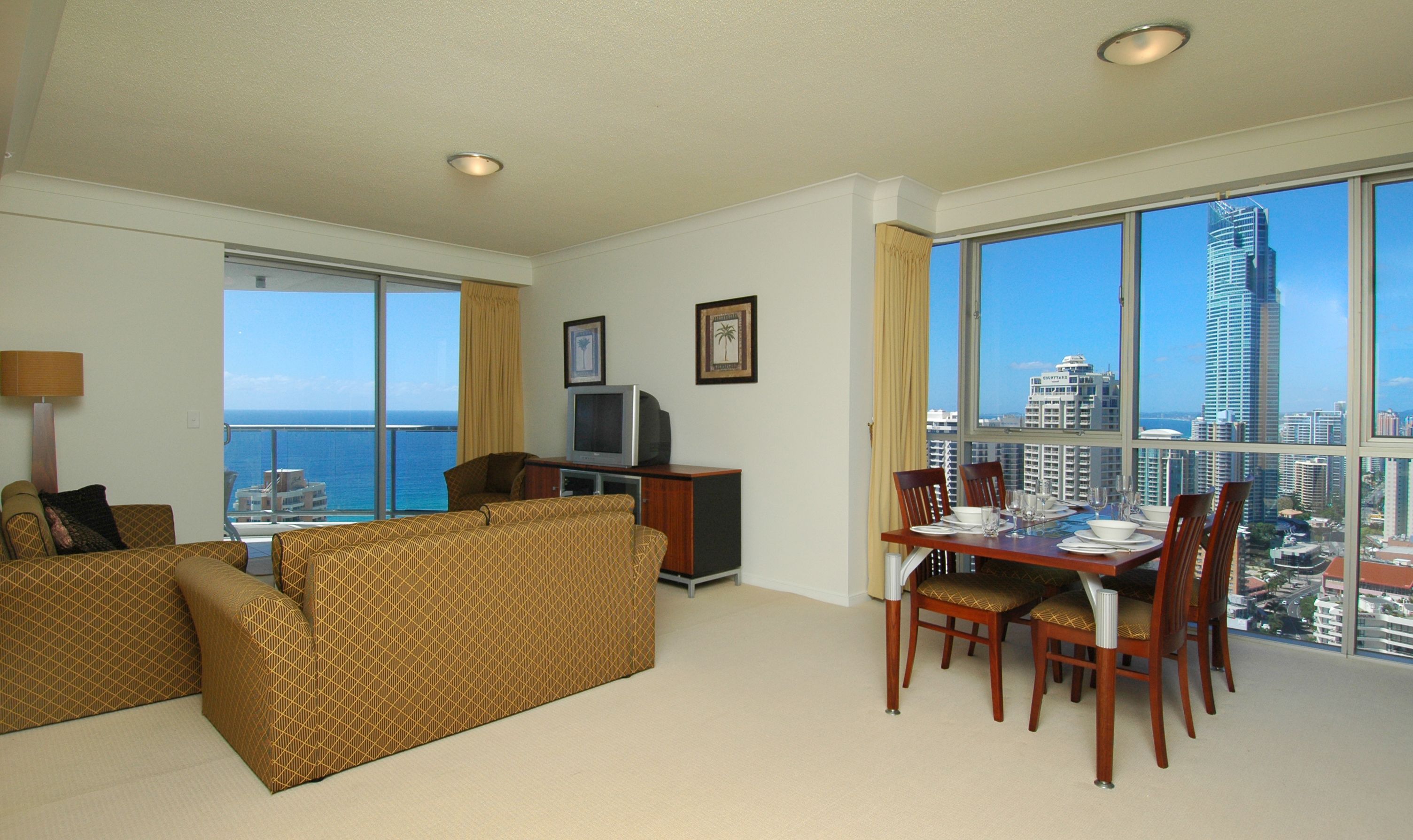 Mantra Towers of Chevron by Holiday Rentals Surfers Paradise