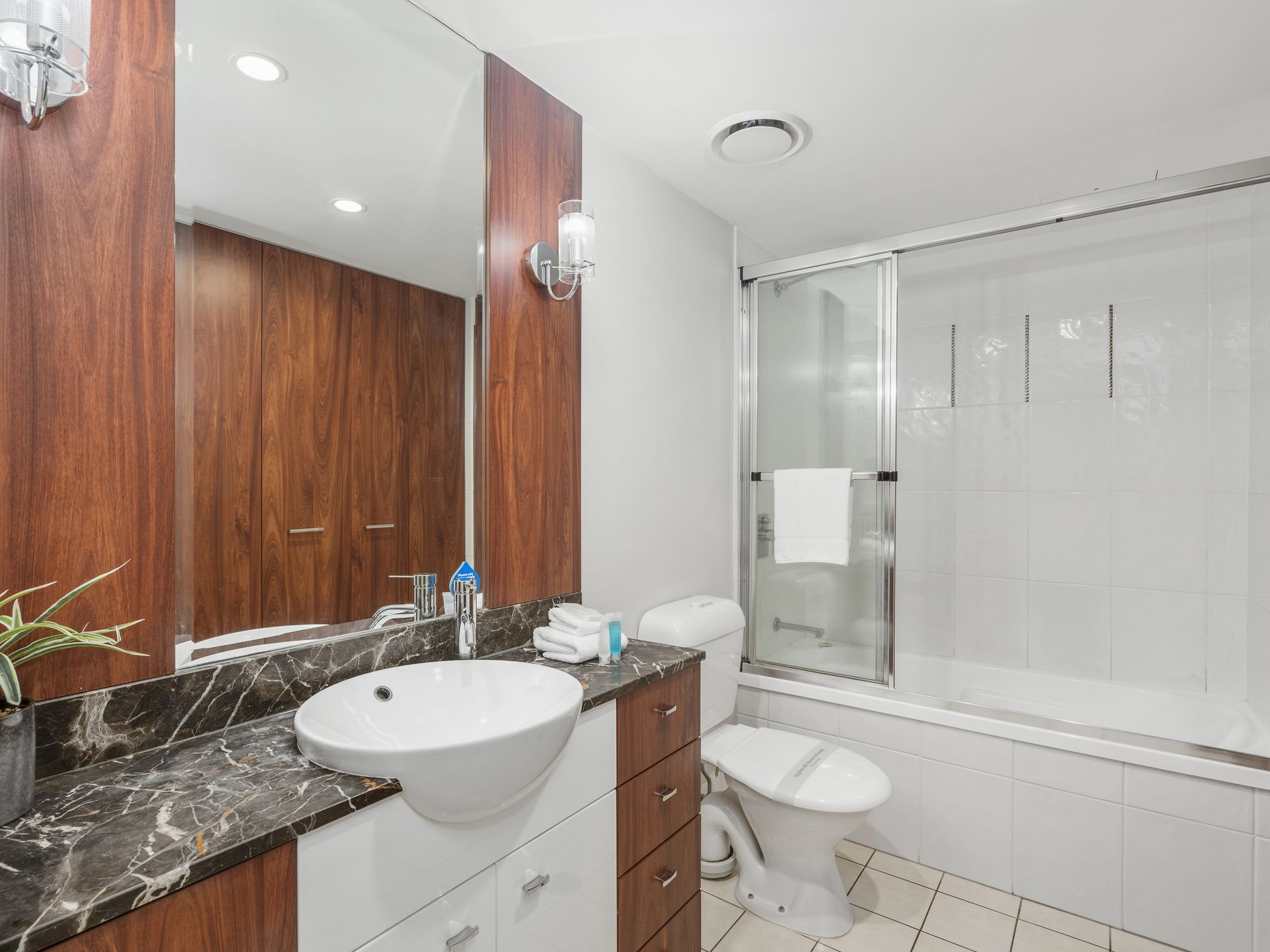 Mantra Towers of Chevron by Holiday Rentals Surfers Paradise
