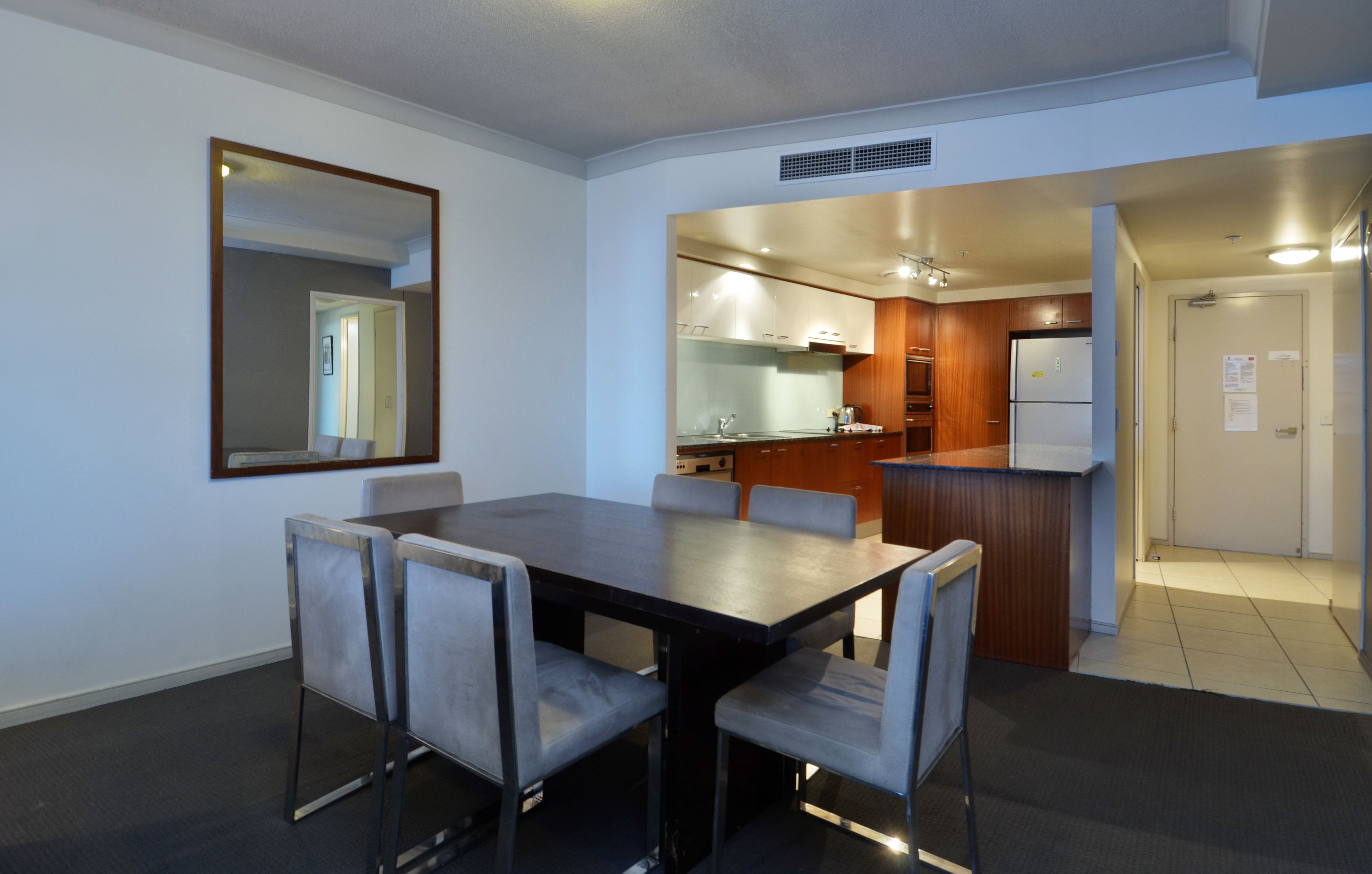 Mantra Towers of Chevron by Holiday Rentals Surfers Paradise