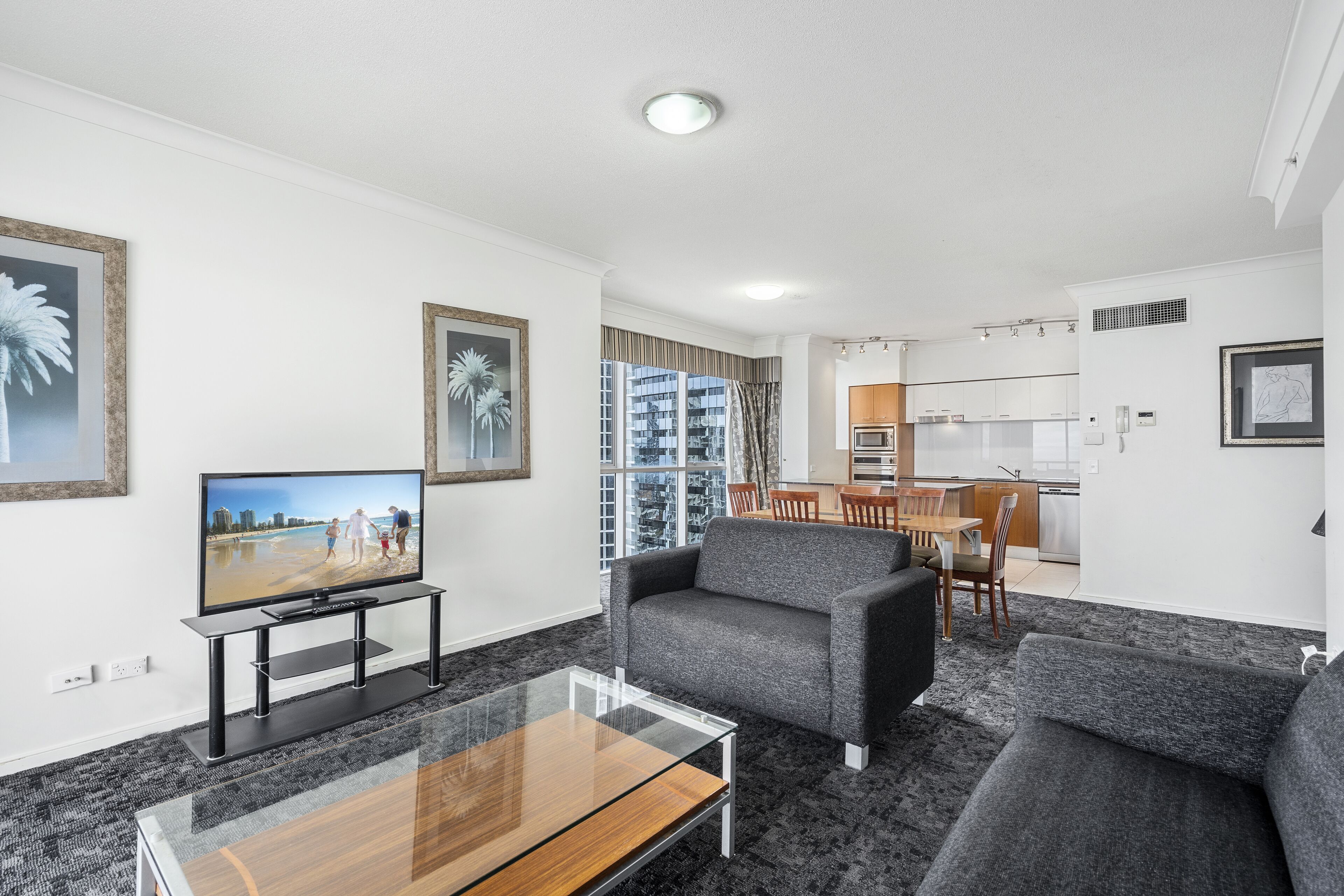 Mantra Towers of Chevron by Holiday Rentals Surfers Paradise