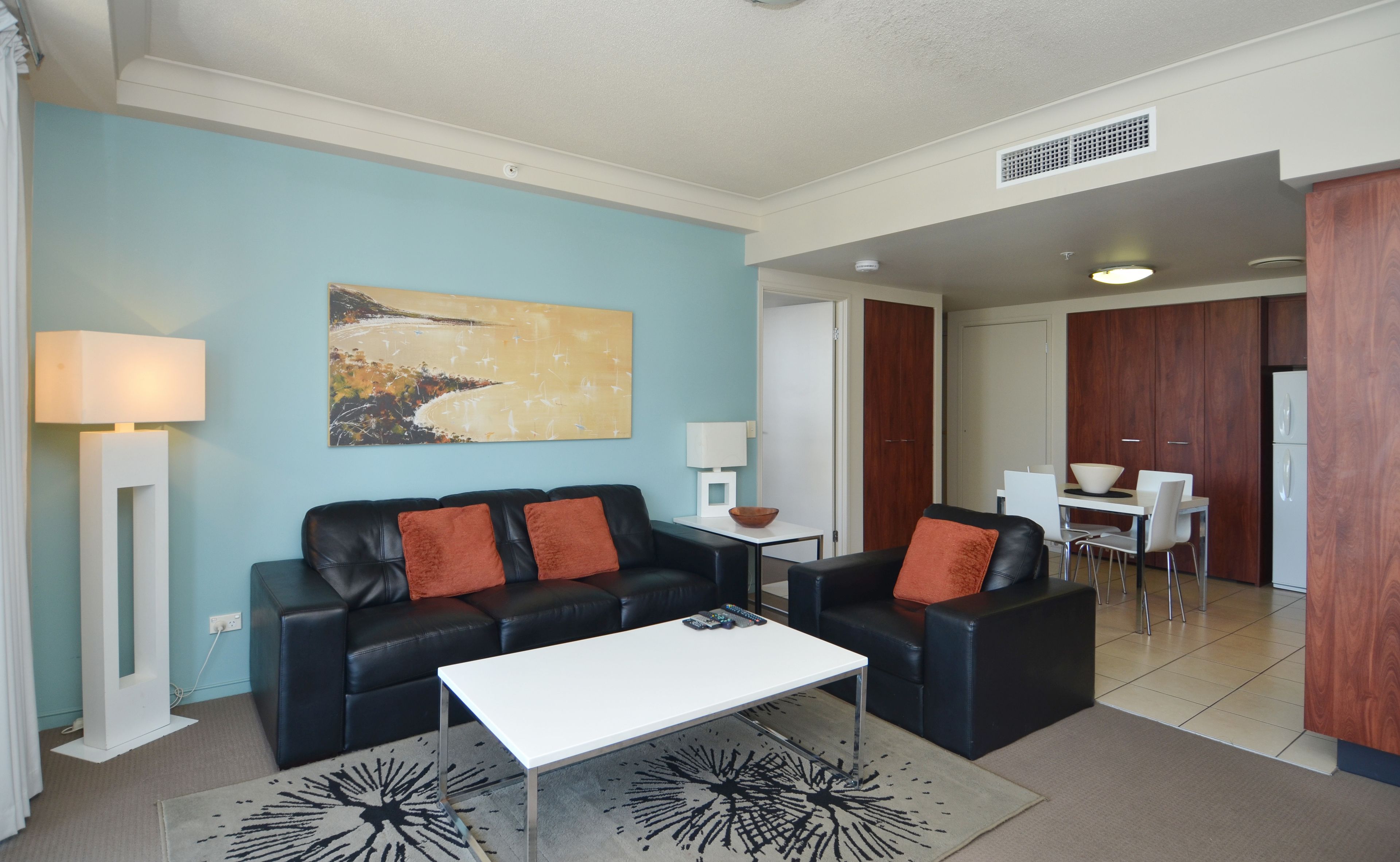 Mantra Towers of Chevron by Holiday Rentals Surfers Paradise