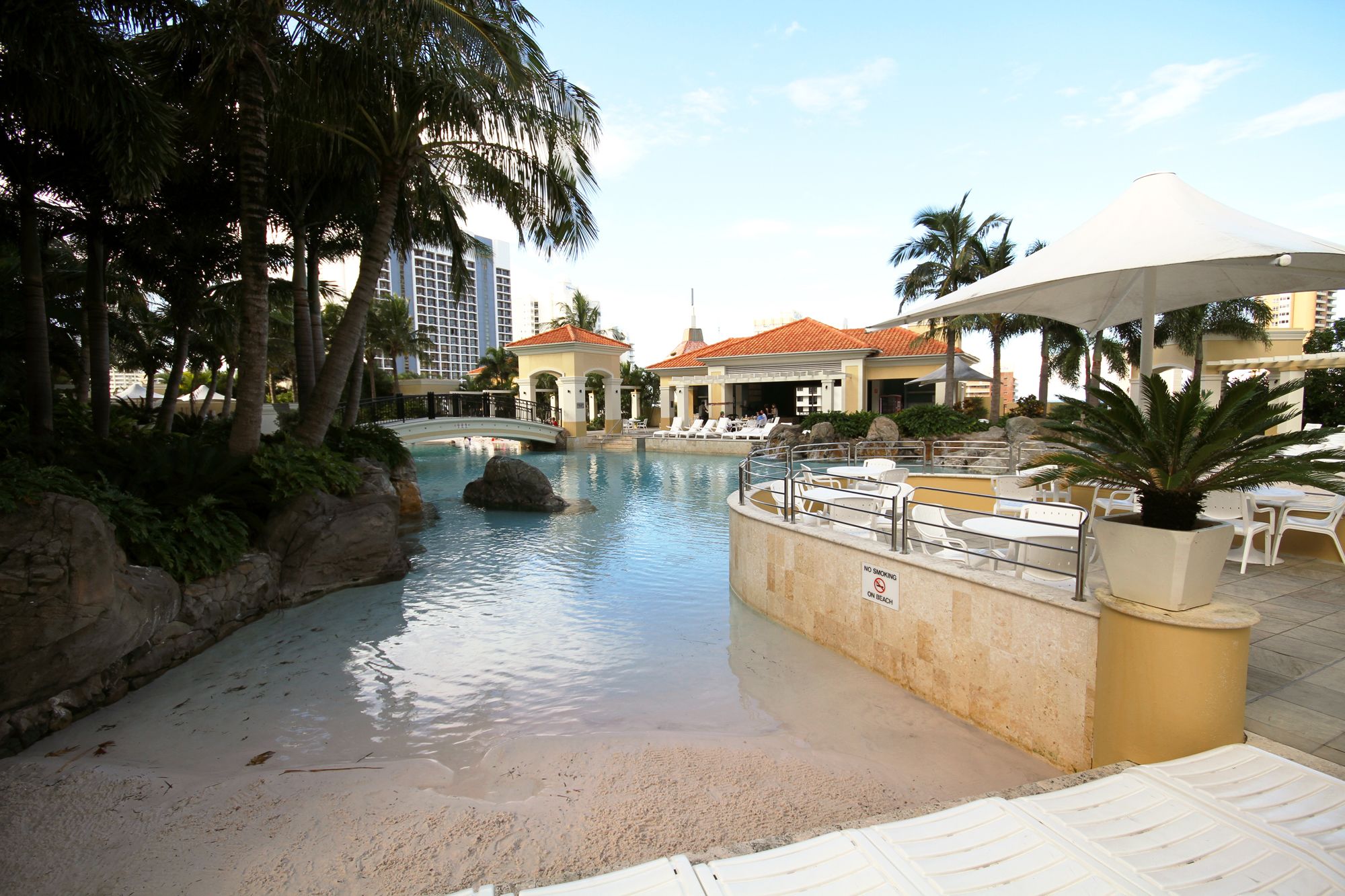 Mantra Towers of Chevron by Holiday Rentals Surfers Paradise