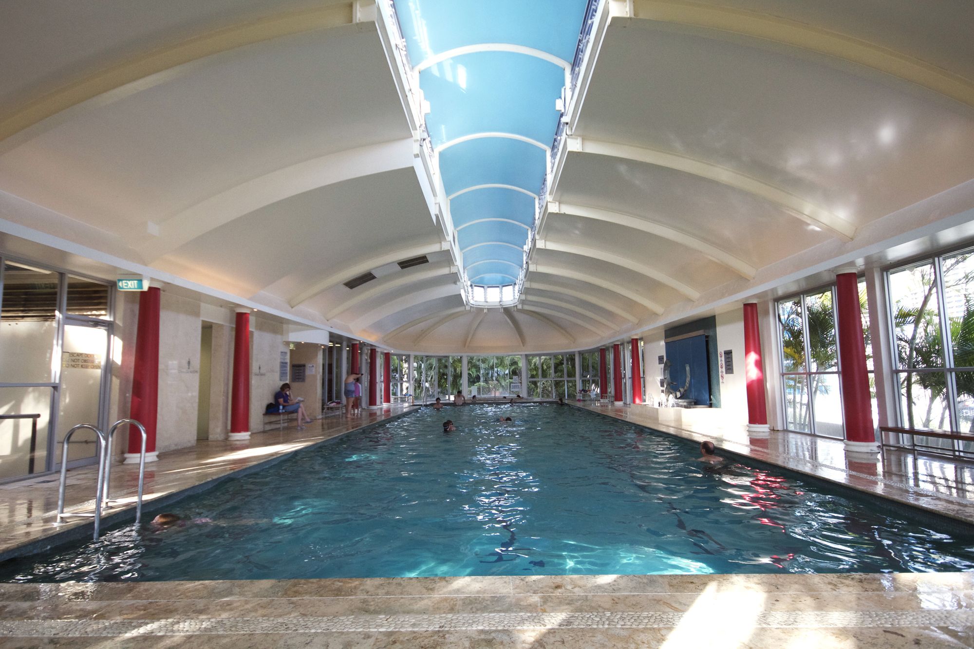 Mantra Towers of Chevron by Holiday Rentals Surfers Paradise