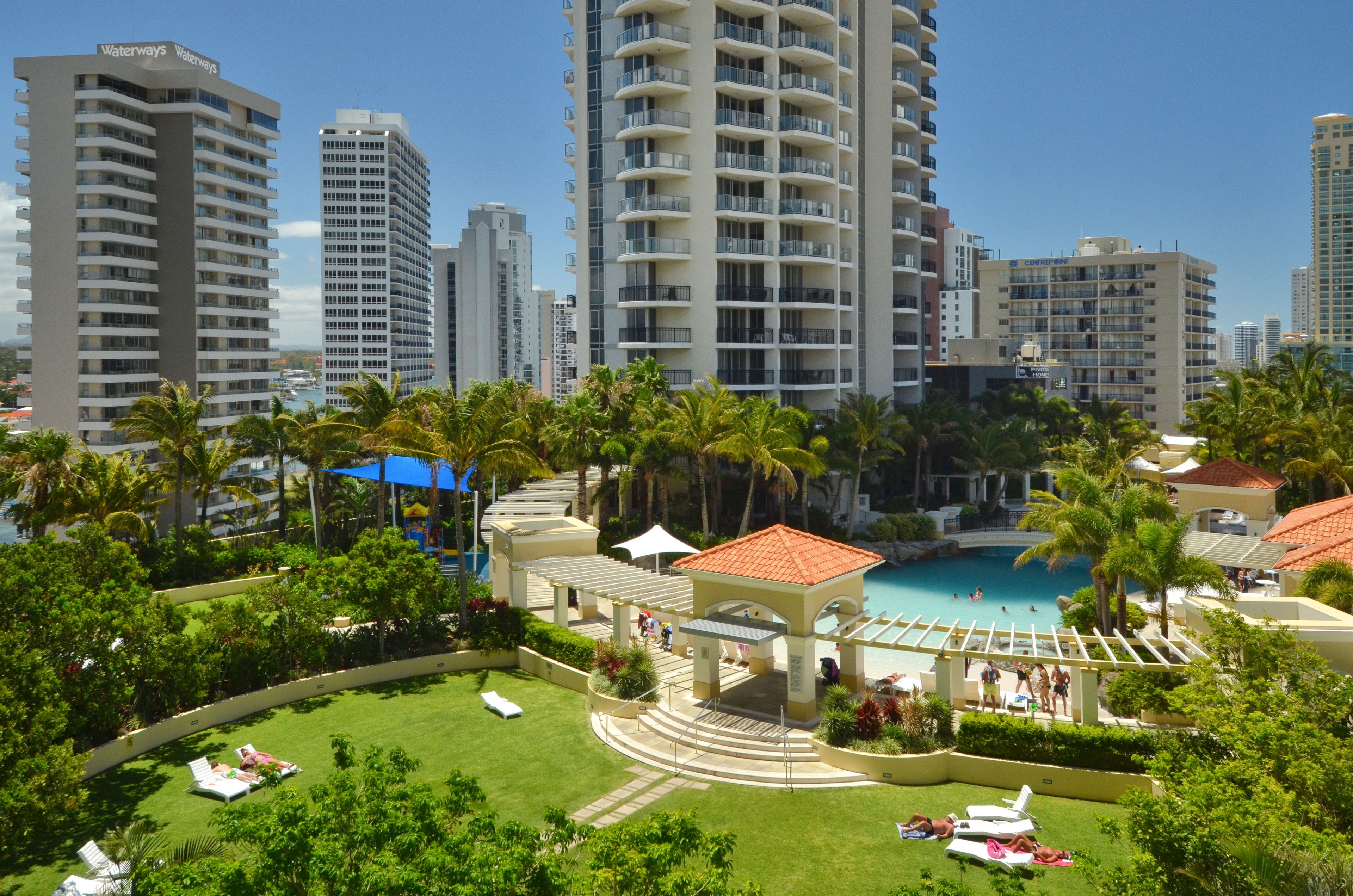 Mantra Towers of Chevron by Holiday Rentals Surfers Paradise