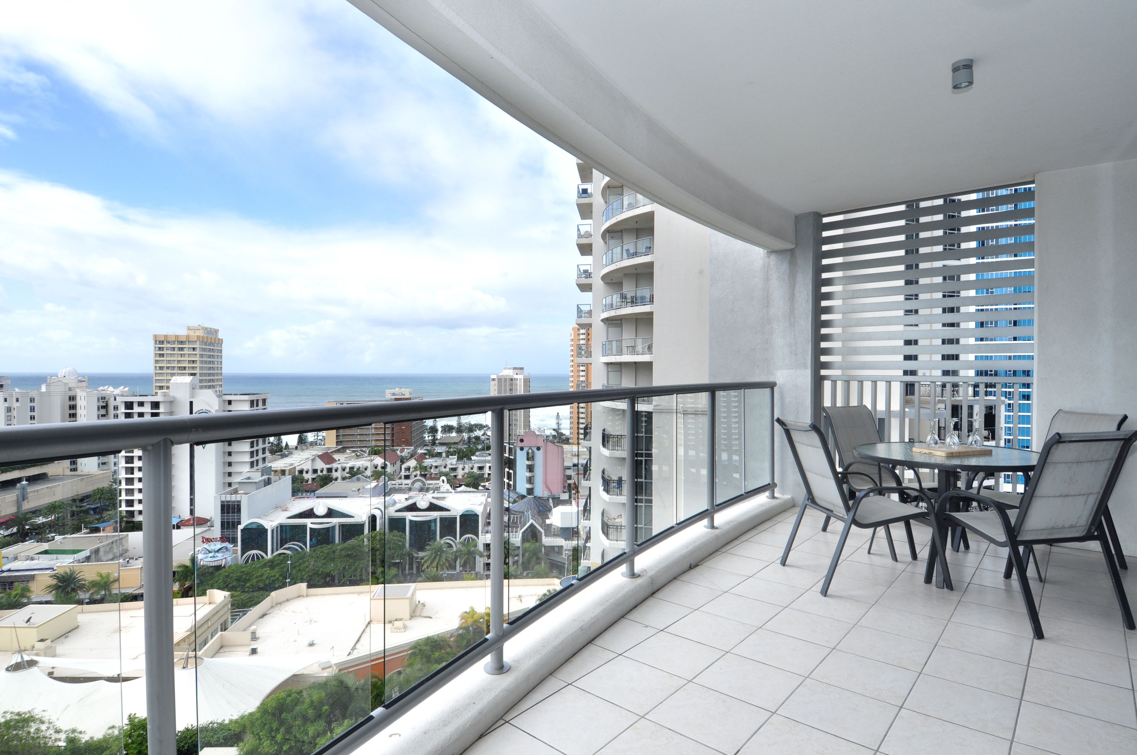 Mantra Towers of Chevron by Holiday Rentals Surfers Paradise