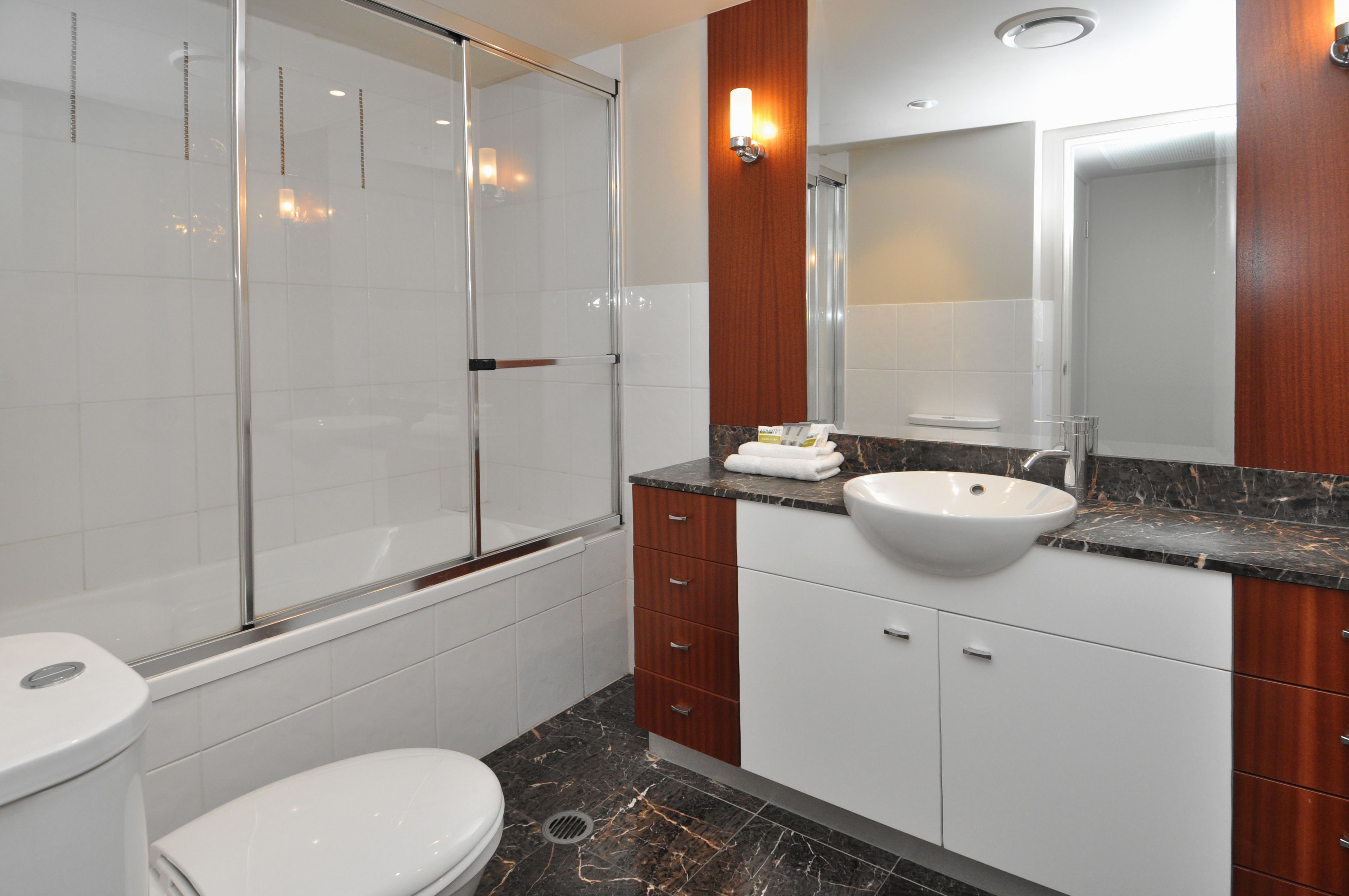 Mantra Towers of Chevron by Holiday Rentals Surfers Paradise