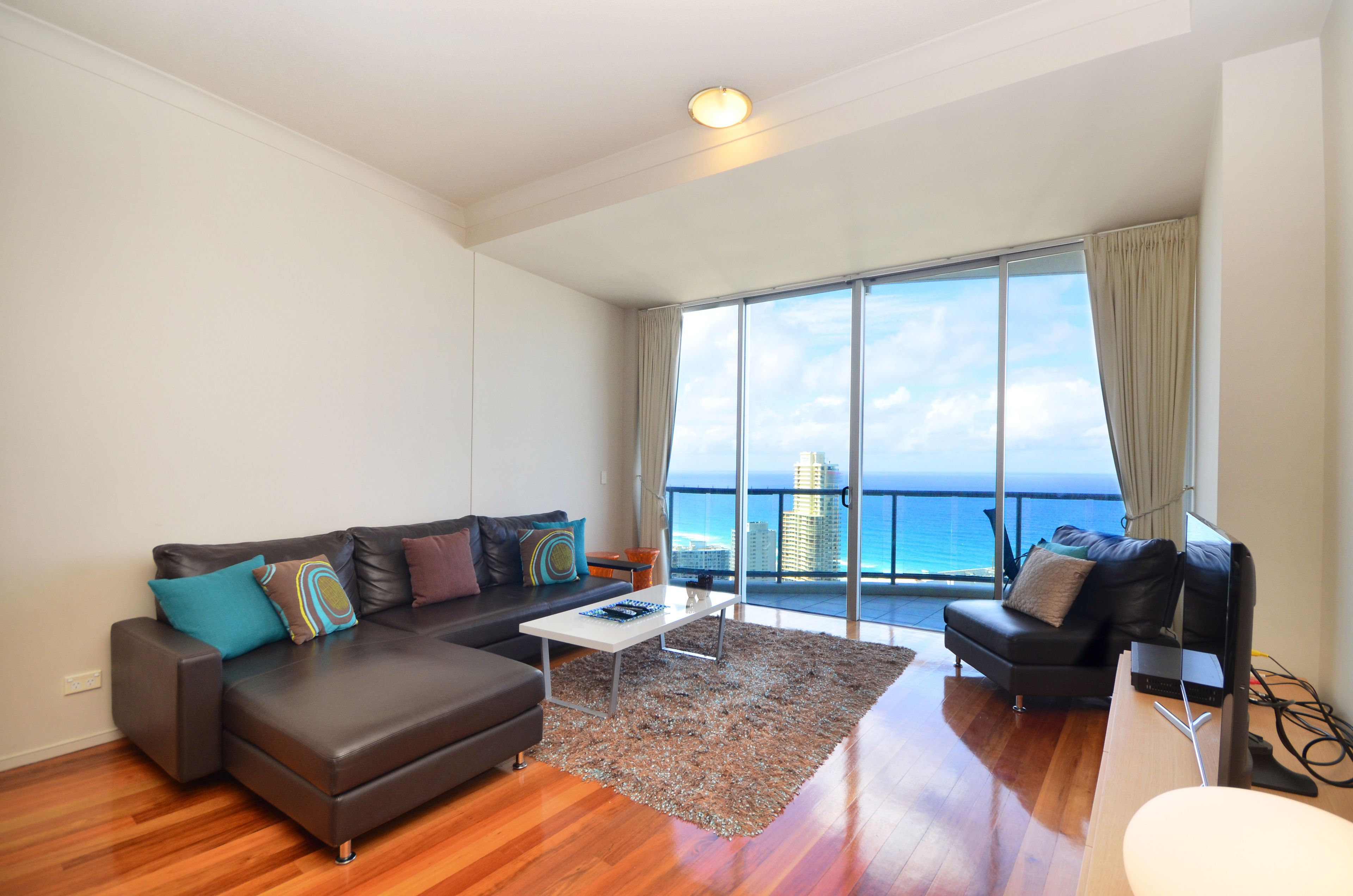 Mantra Towers of Chevron by Holiday Rentals Surfers Paradise