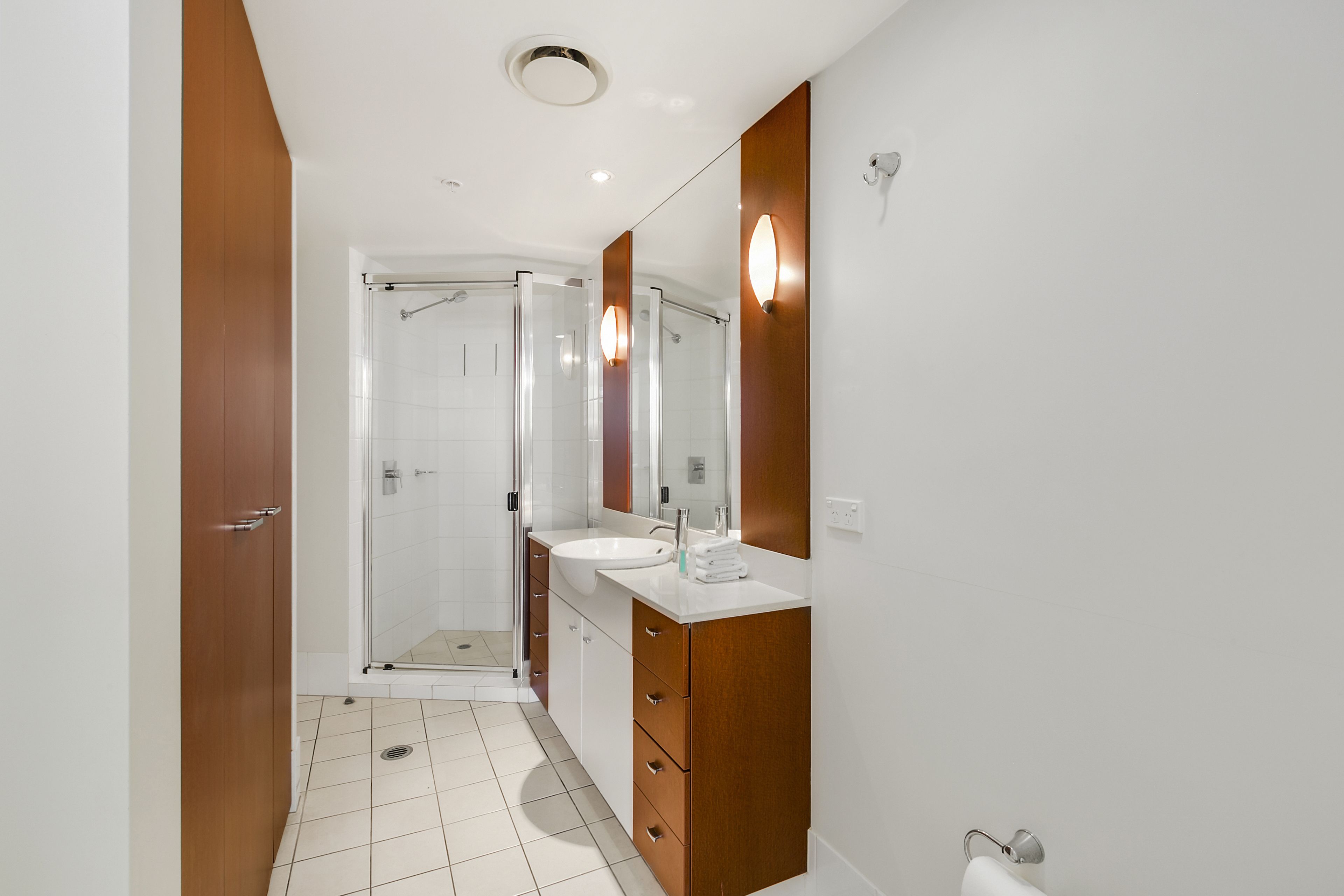 Mantra Towers of Chevron by Holiday Rentals Surfers Paradise