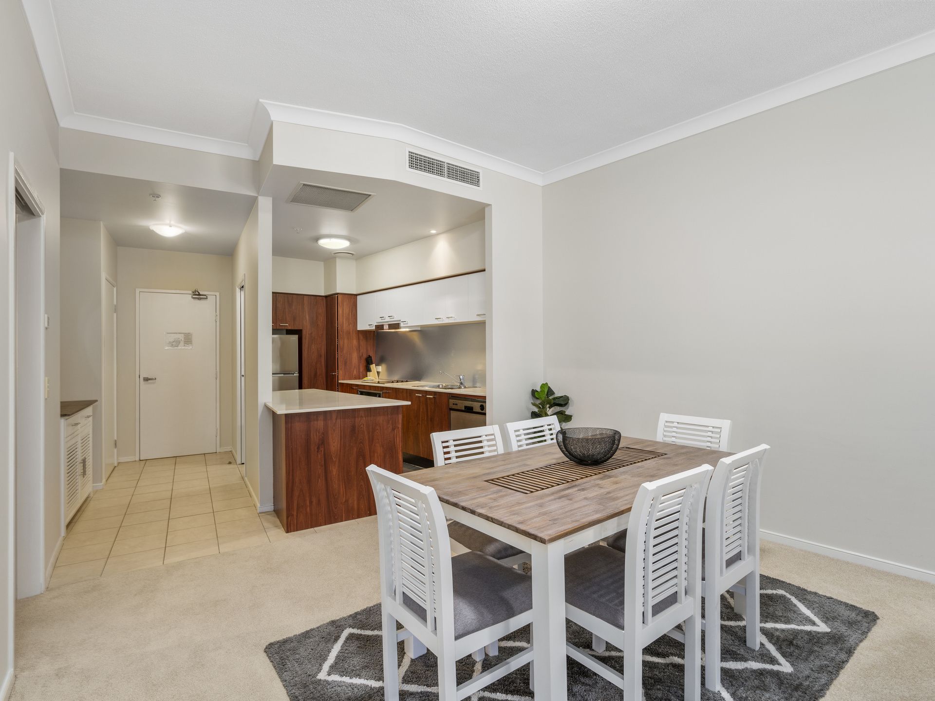 Mantra Towers of Chevron by Holiday Rentals Surfers Paradise