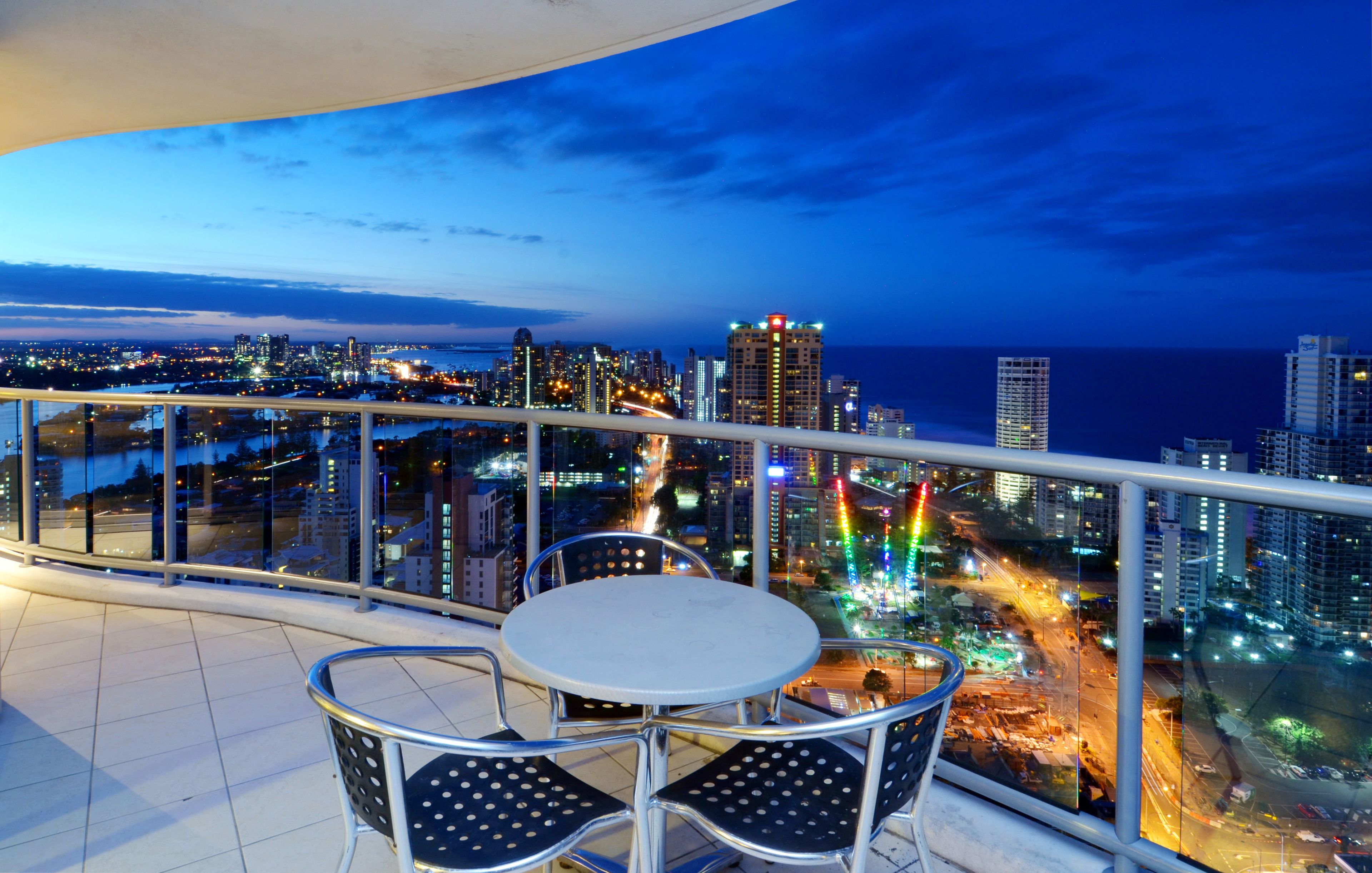 Mantra Towers of Chevron by Holiday Rentals Surfers Paradise