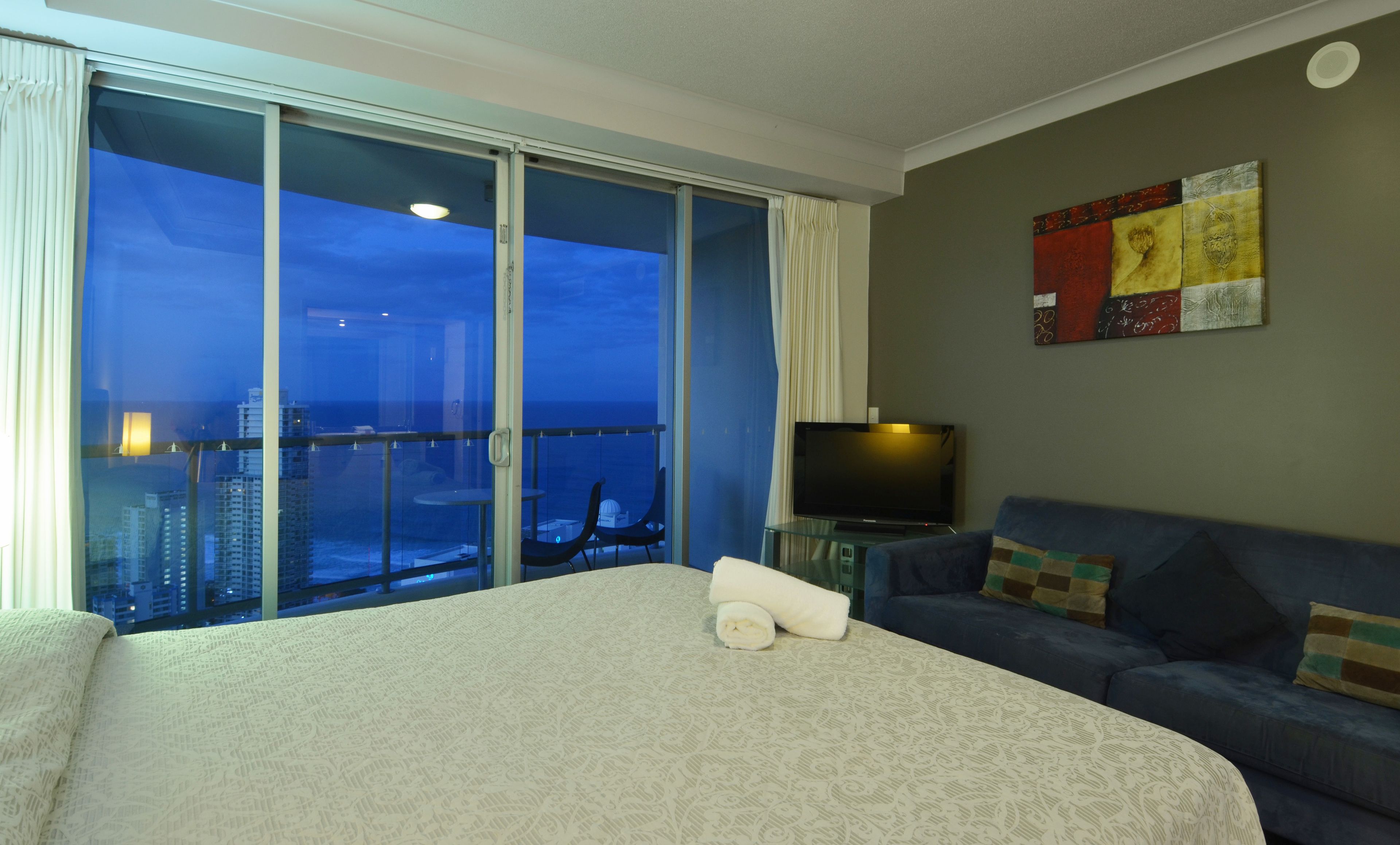 Mantra Towers of Chevron by Holiday Rentals Surfers Paradise