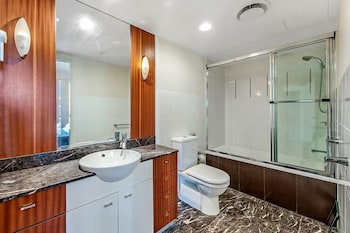 Mantra Towers of Chevron by Holiday Rentals Surfers Paradise