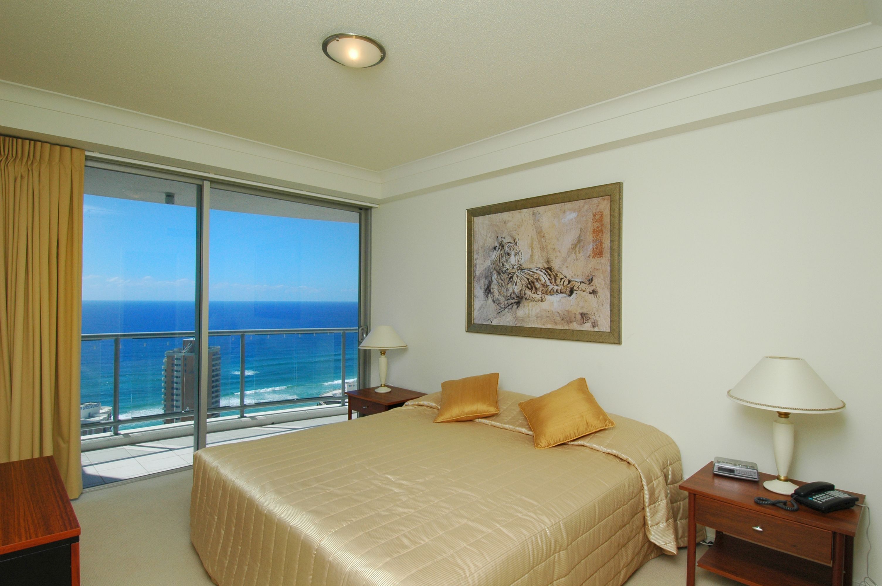 Mantra Towers of Chevron by Holiday Rentals Surfers Paradise