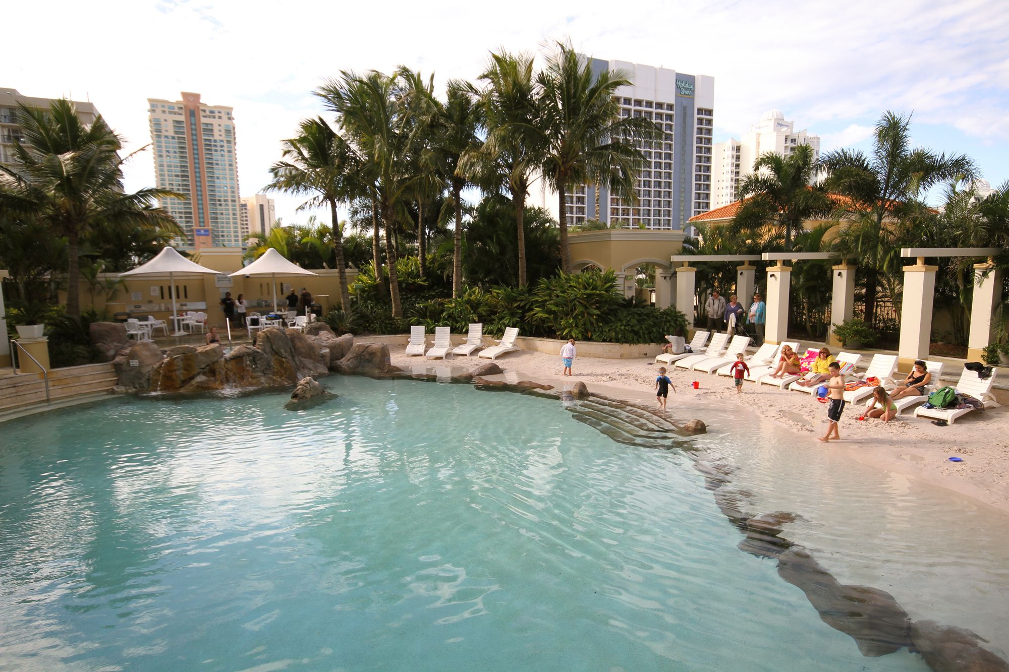 Mantra Towers of Chevron by Holiday Rentals Surfers Paradise