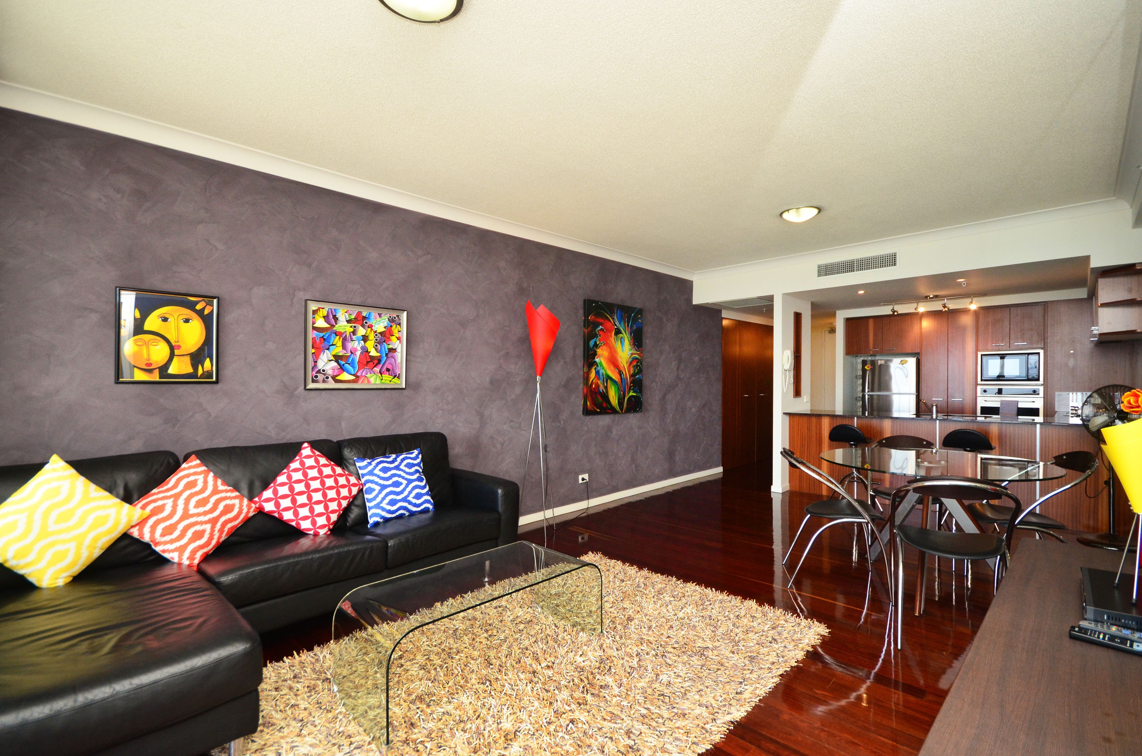 Mantra Towers of Chevron by Holiday Rentals Surfers Paradise