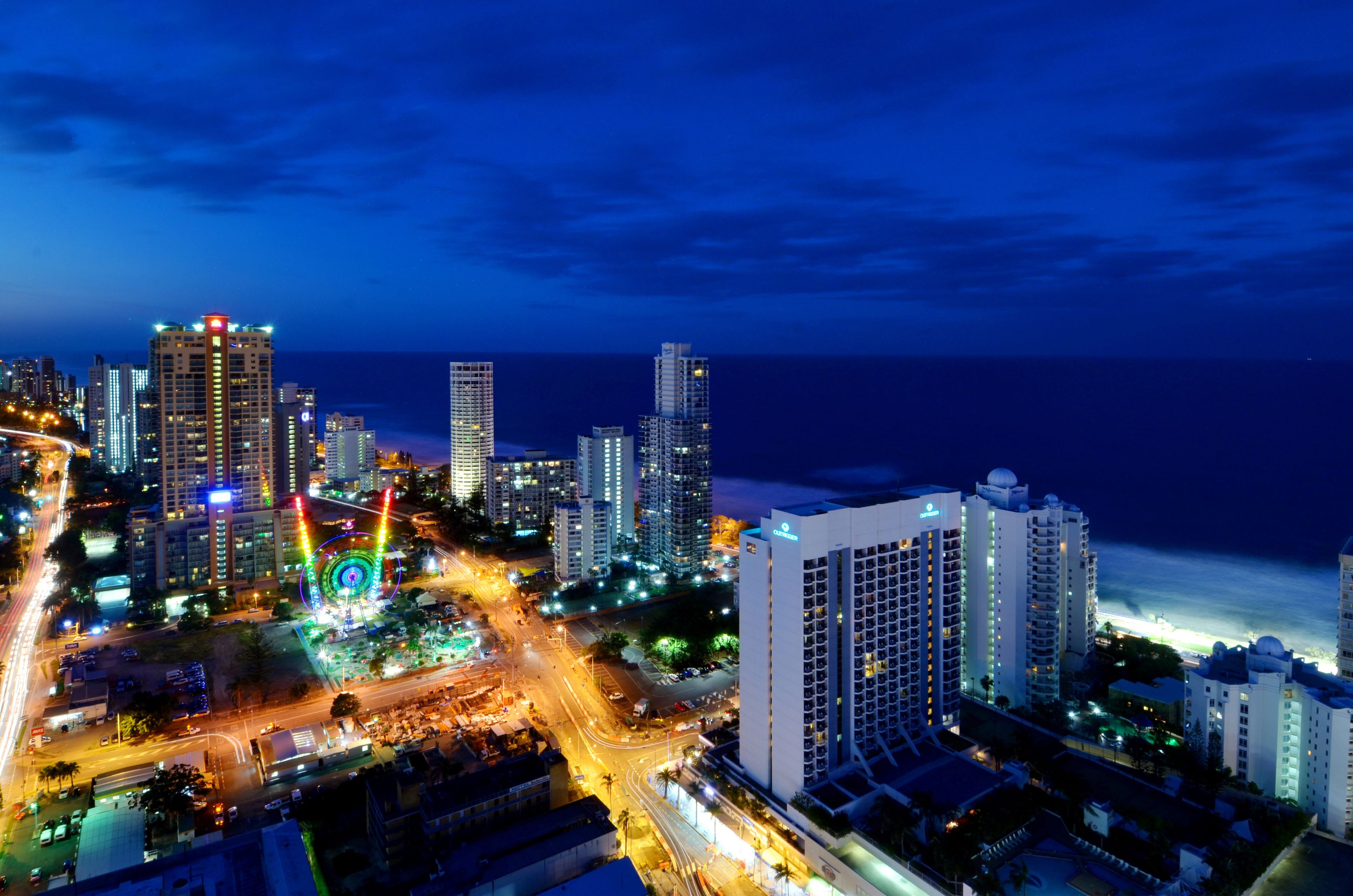Mantra Towers of Chevron by Holiday Rentals Surfers Paradise