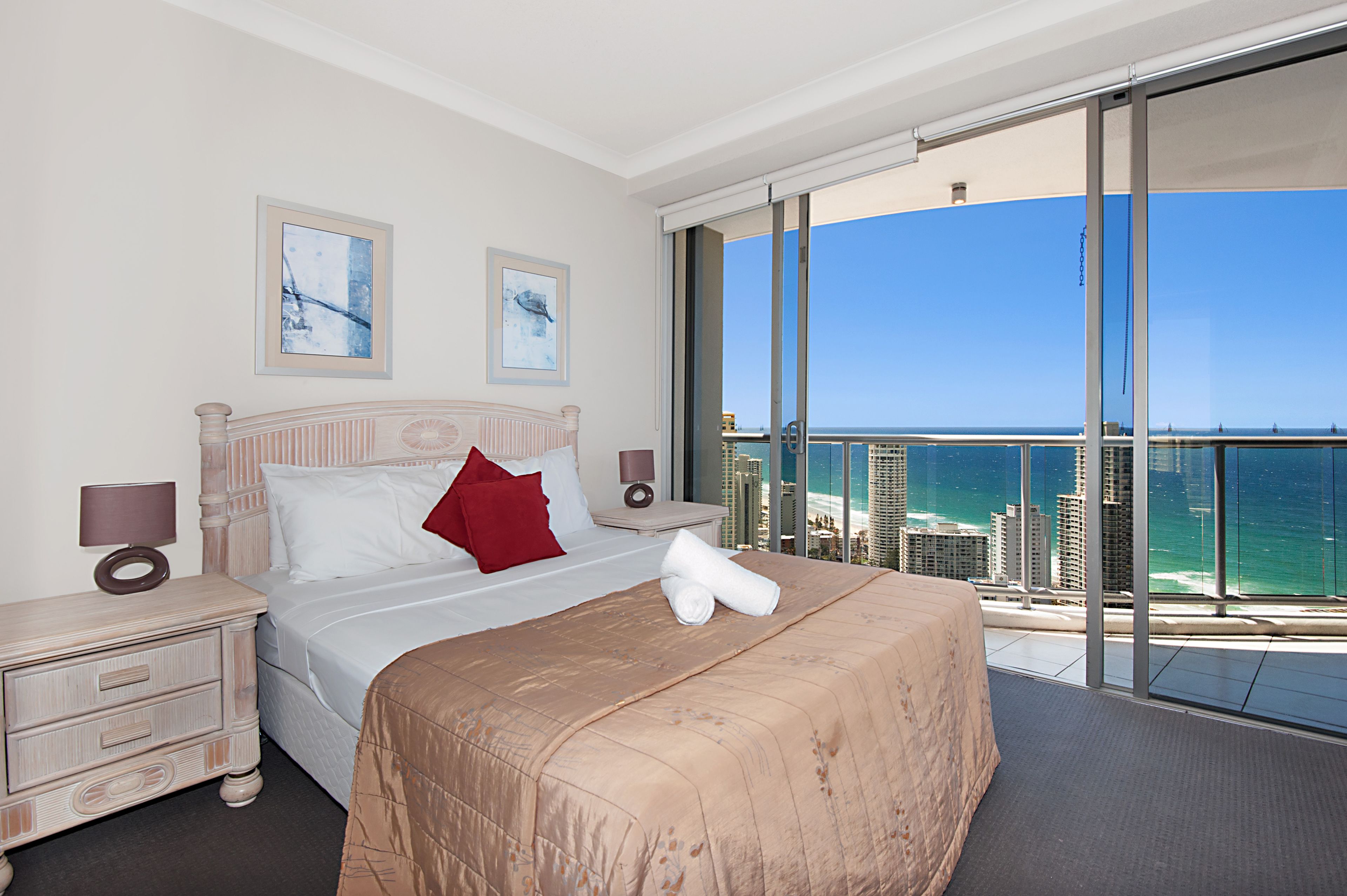 Mantra Towers of Chevron by Holiday Rentals Surfers Paradise