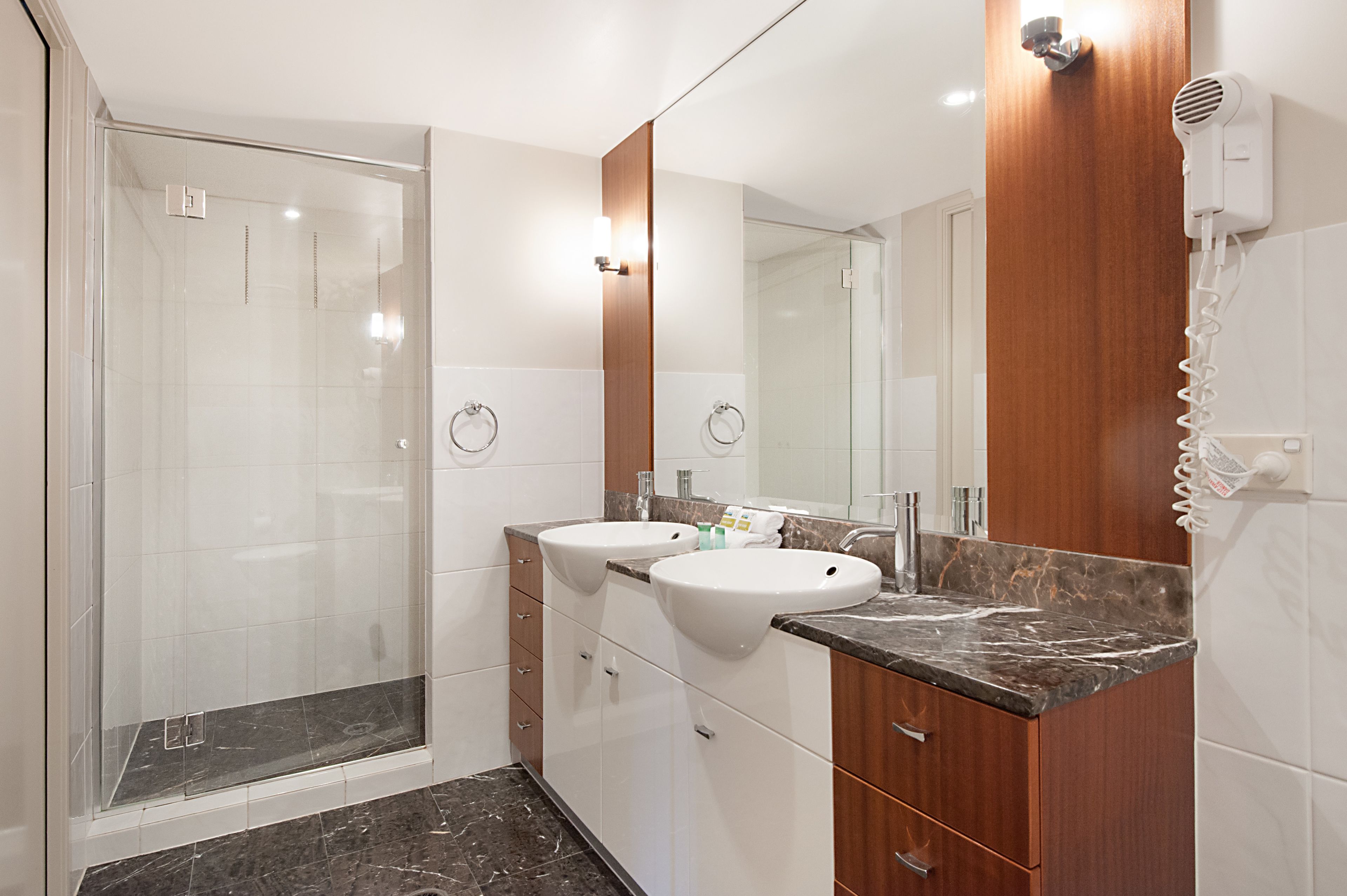 Mantra Towers of Chevron by Holiday Rentals Surfers Paradise