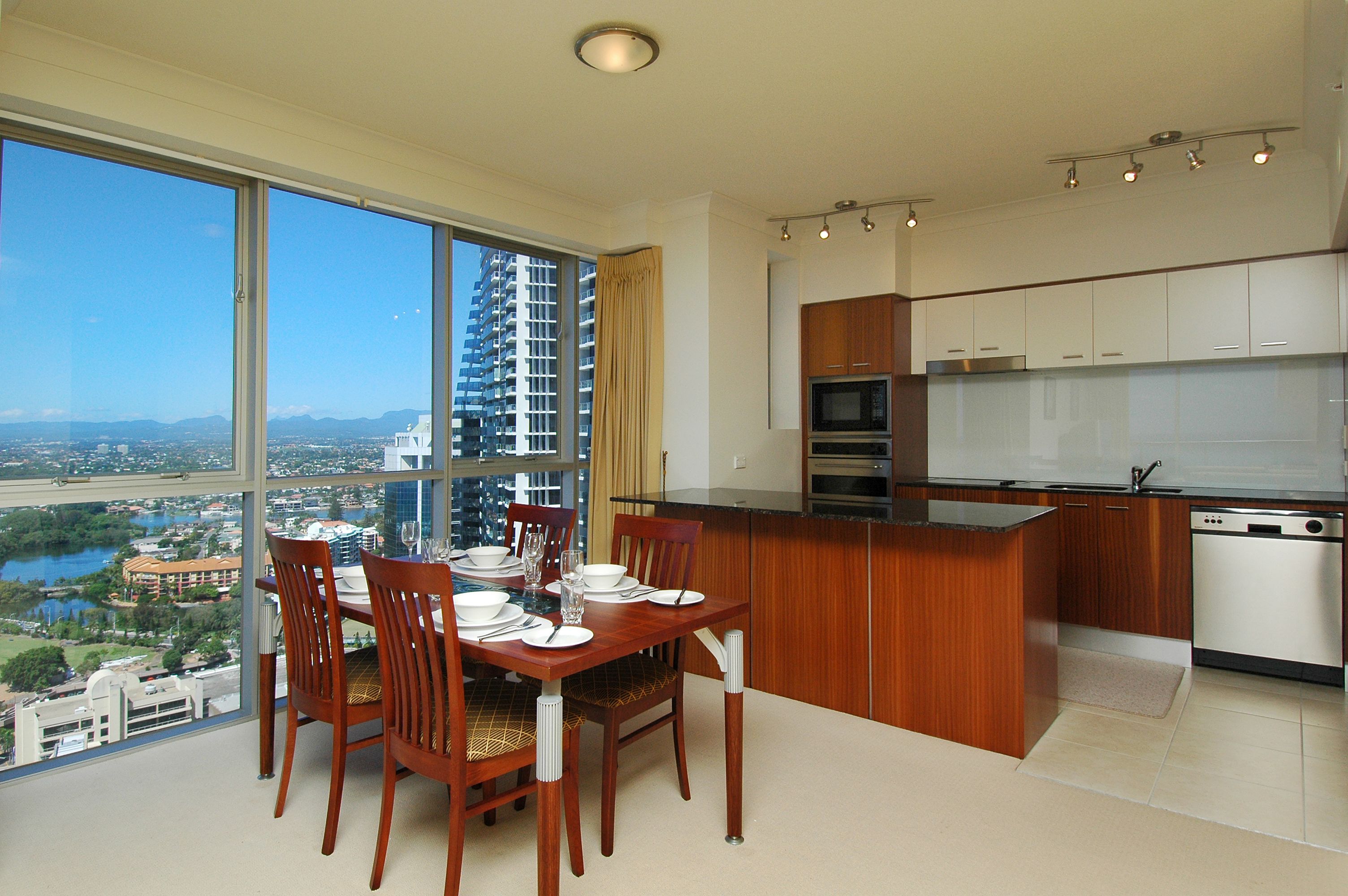 Mantra Towers of Chevron by Holiday Rentals Surfers Paradise