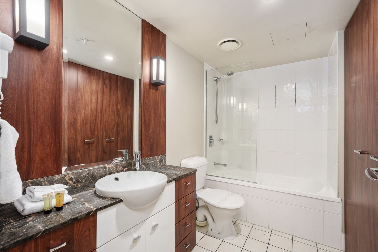 Mantra Towers of Chevron by Holiday Rentals Surfers Paradise