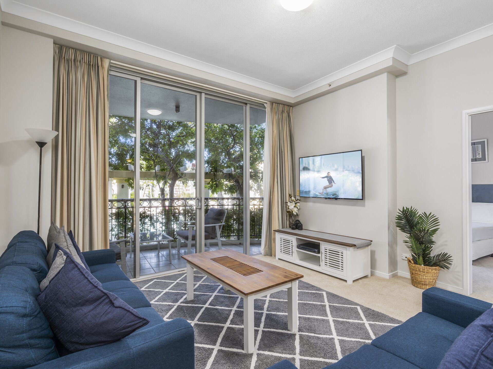 Mantra Towers of Chevron by Holiday Rentals Surfers Paradise