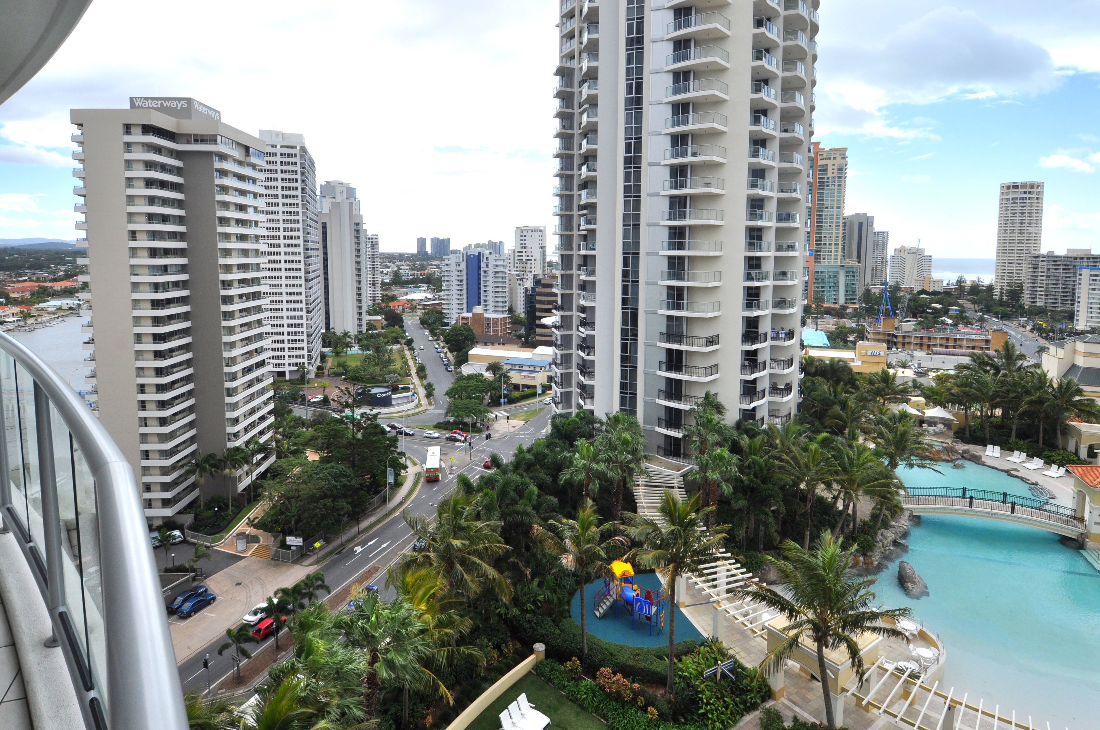 Mantra Towers of Chevron by Holiday Rentals Surfers Paradise
