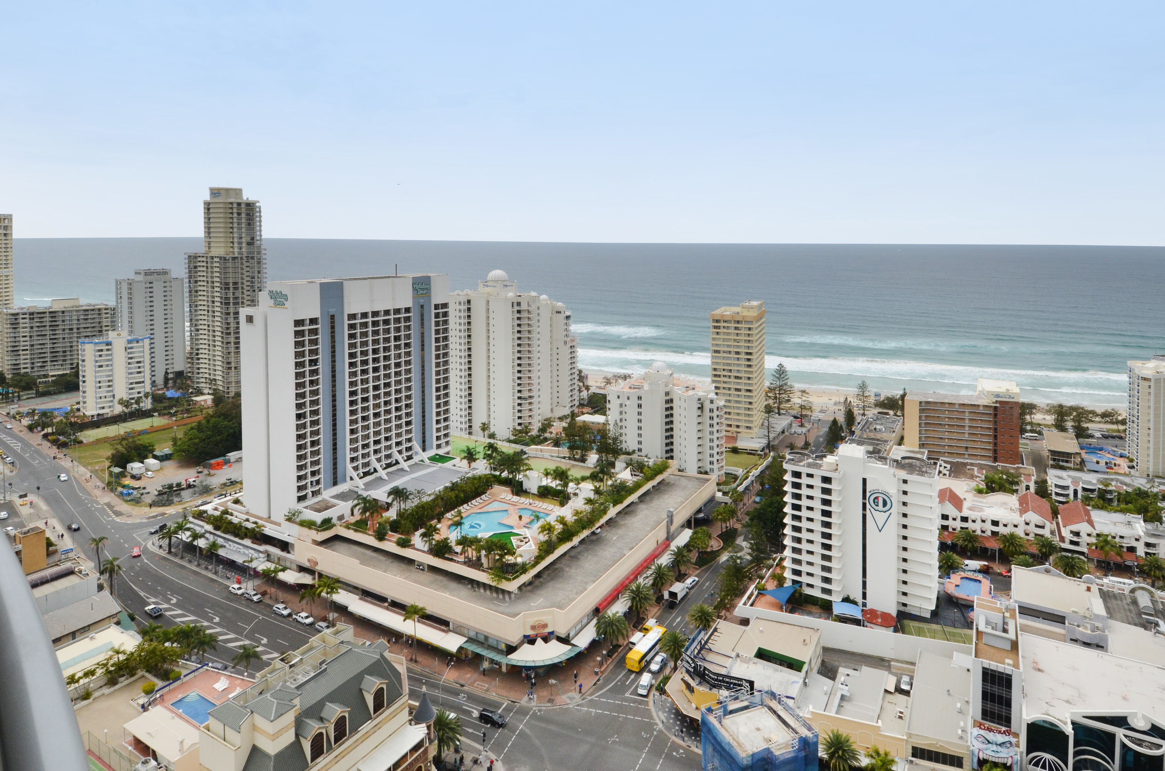Mantra Towers of Chevron by Holiday Rentals Surfers Paradise