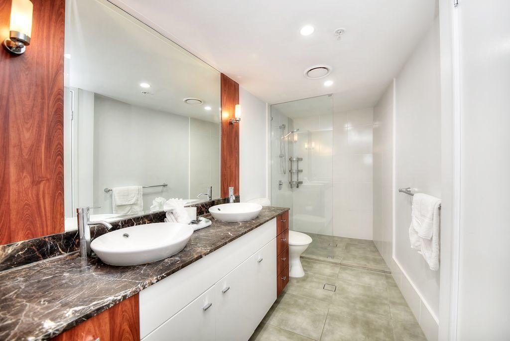 Mantra Towers of Chevron by Holiday Rentals Surfers Paradise