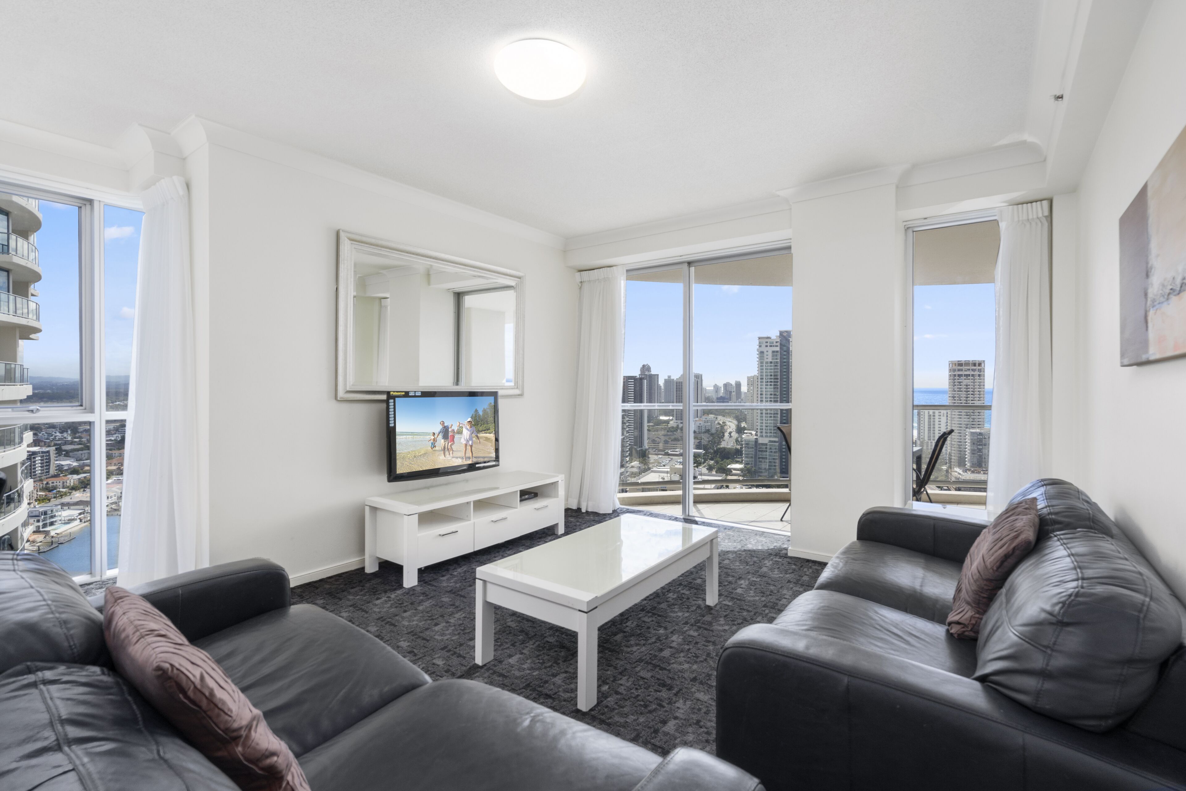 Mantra Towers of Chevron by Holiday Rentals Surfers Paradise