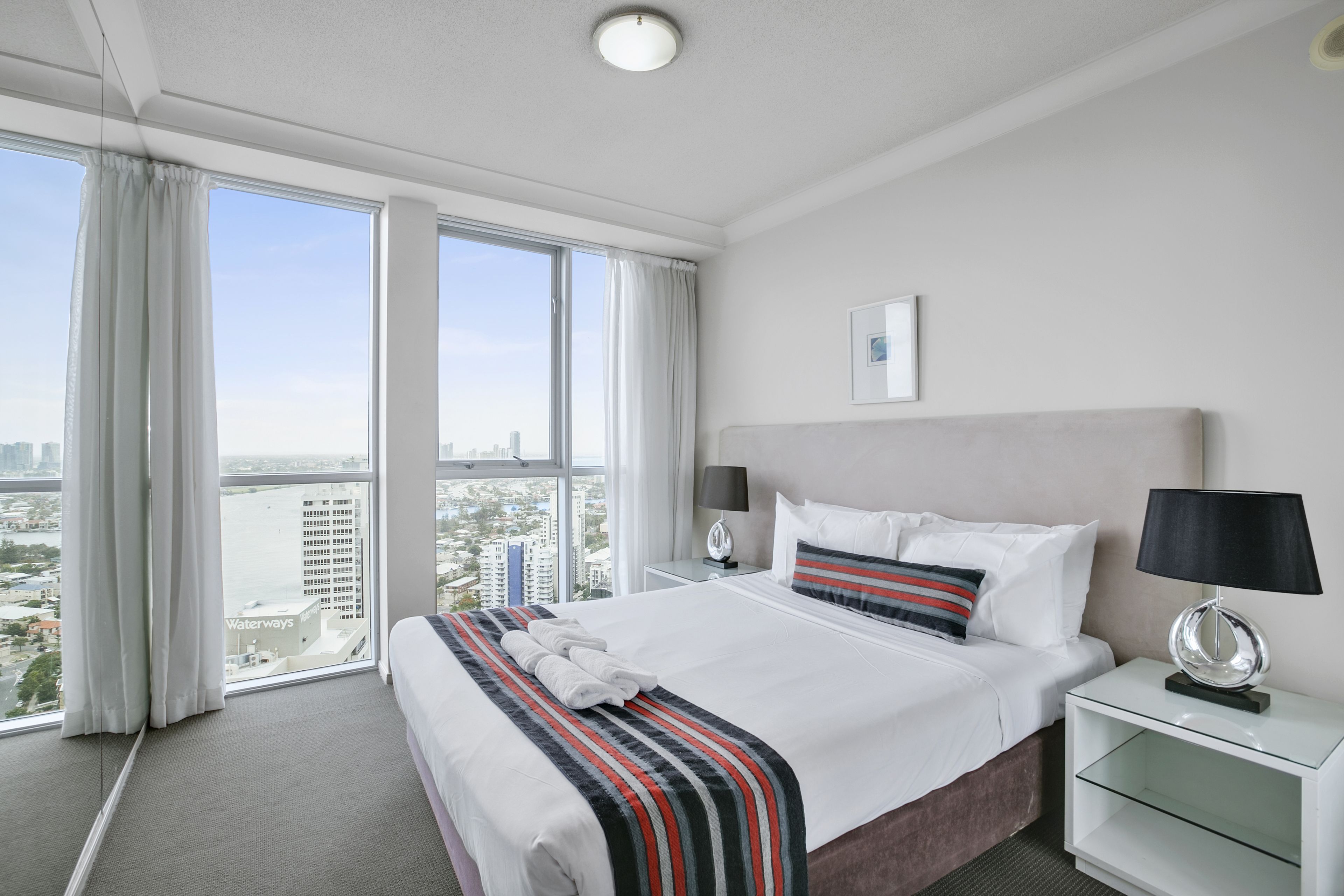Mantra Towers of Chevron by Holiday Rentals Surfers Paradise