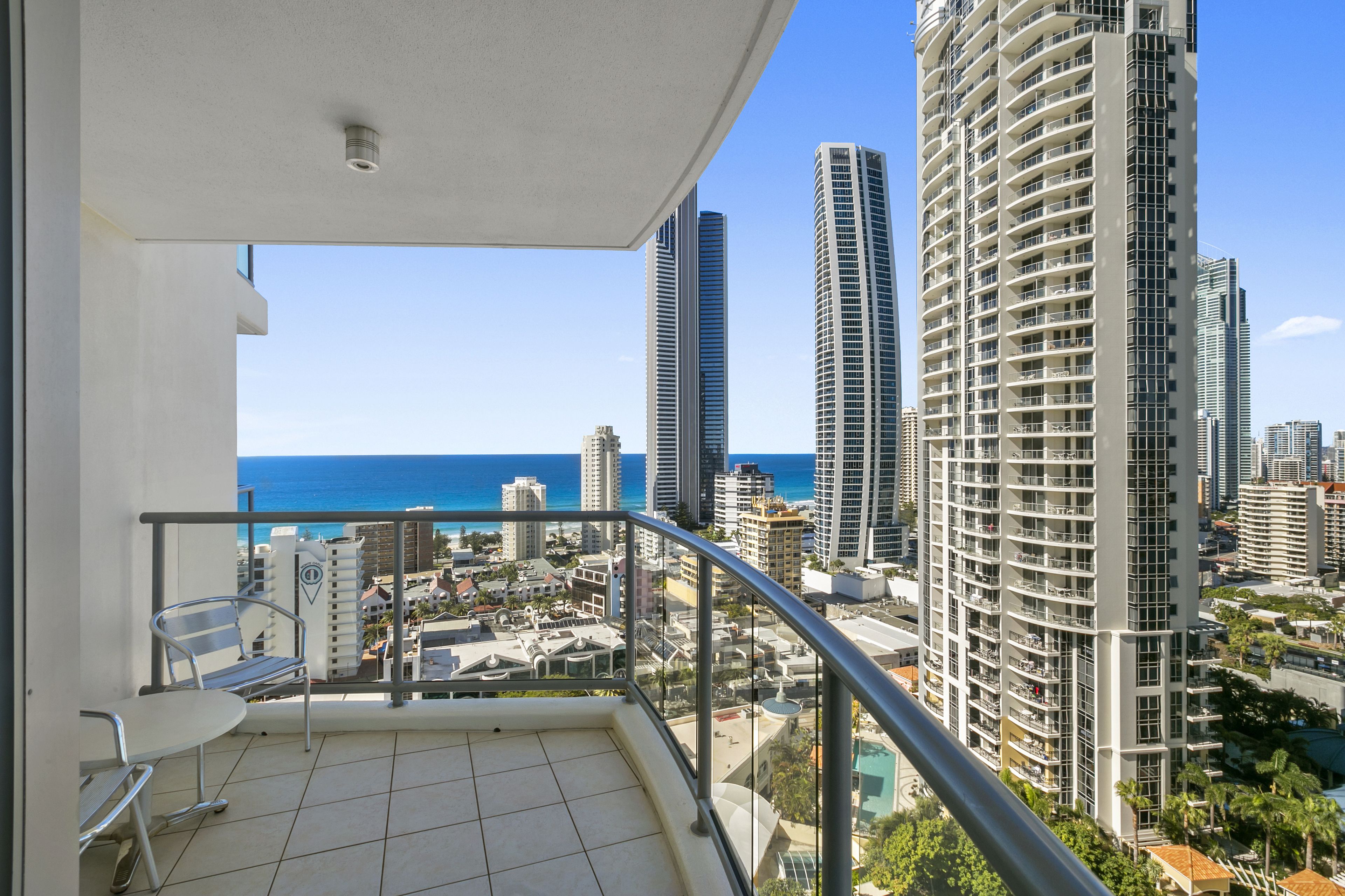 Mantra Towers of Chevron by Holiday Rentals Surfers Paradise