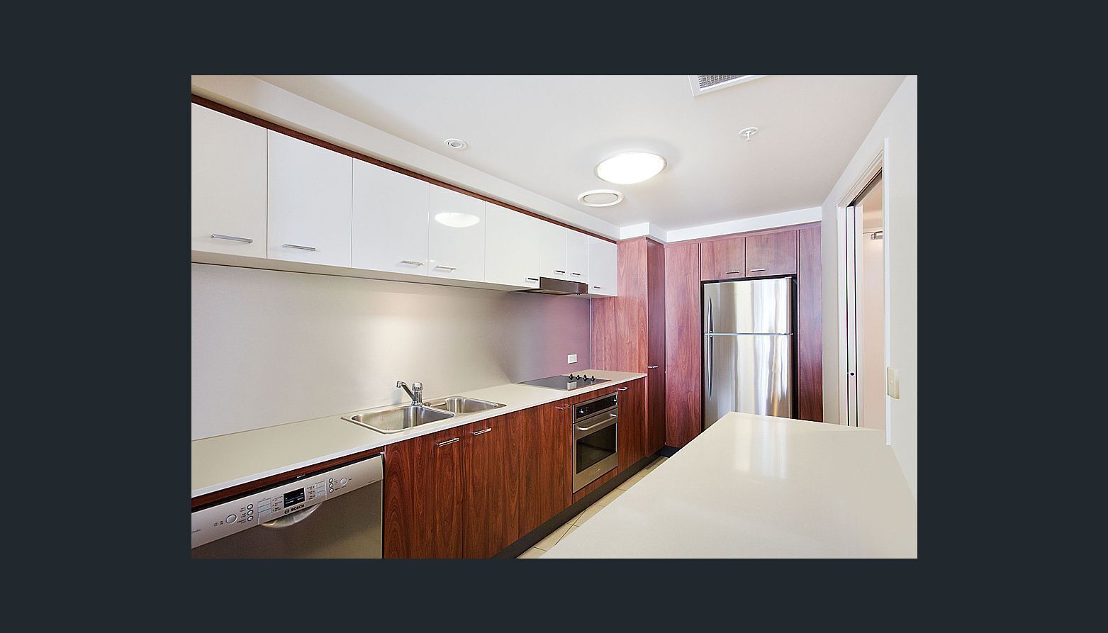 Mantra Towers of Chevron by Holiday Rentals Surfers Paradise