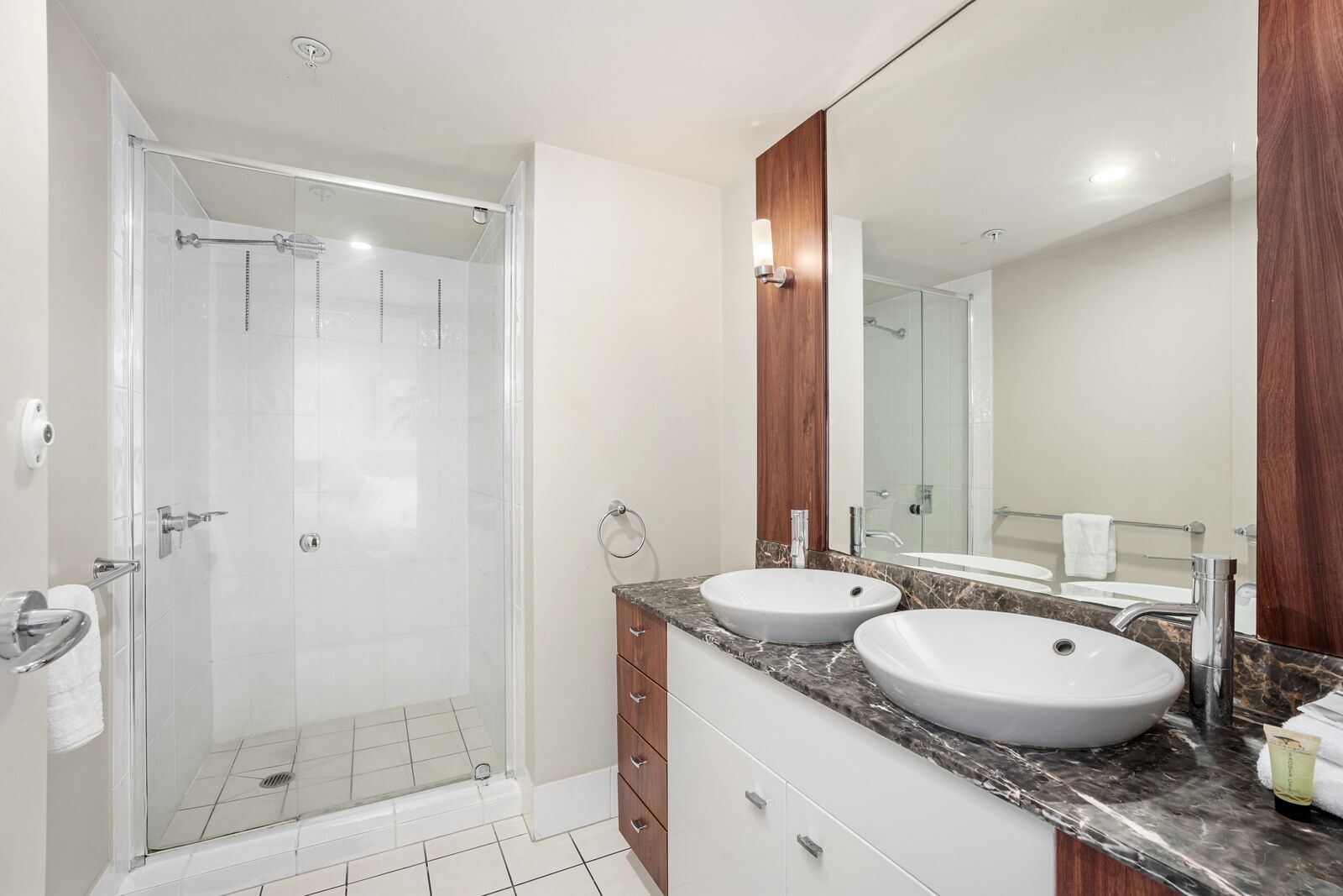 Mantra Towers of Chevron by Holiday Rentals Surfers Paradise