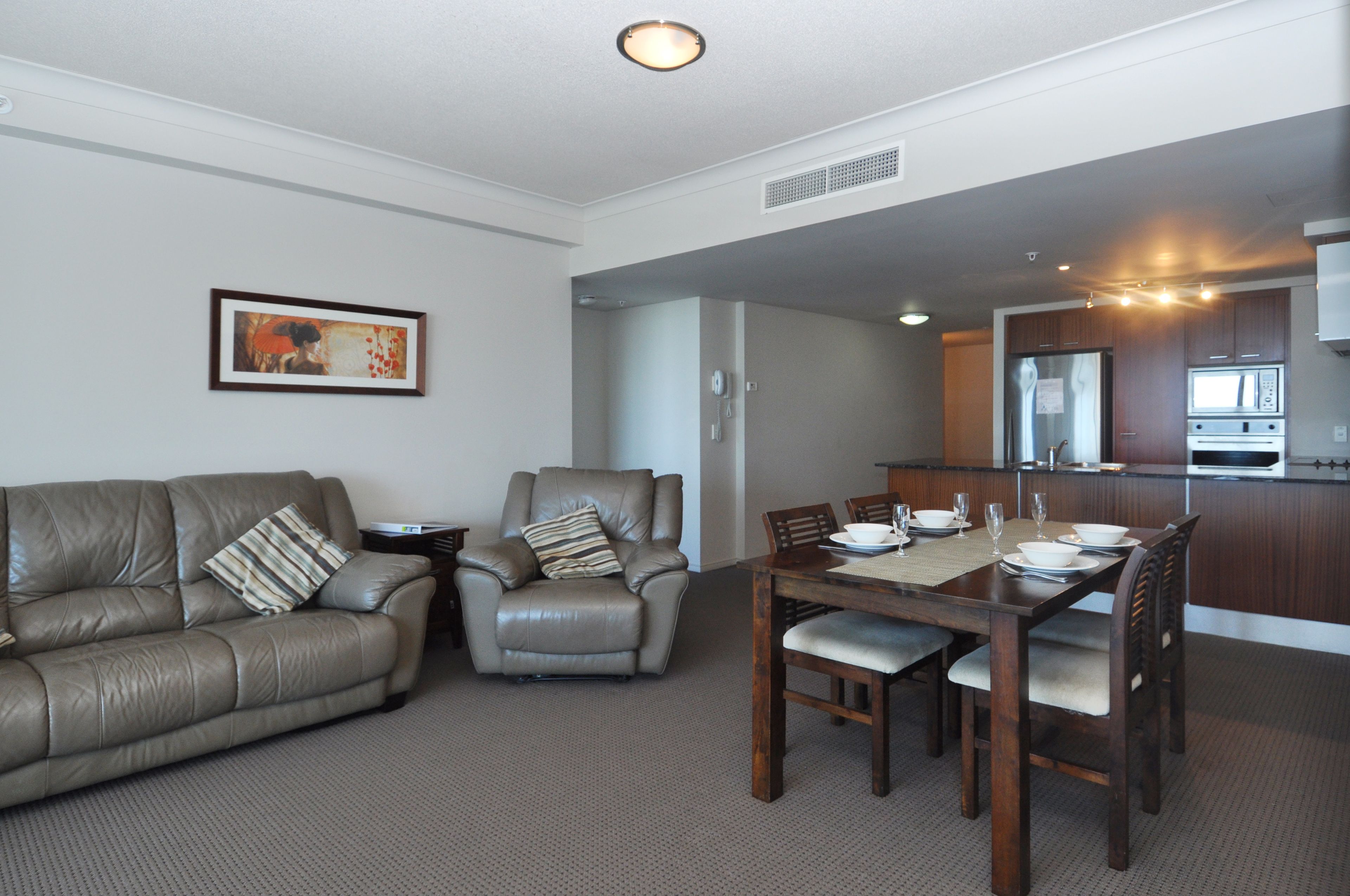Mantra Towers of Chevron by Holiday Rentals Surfers Paradise