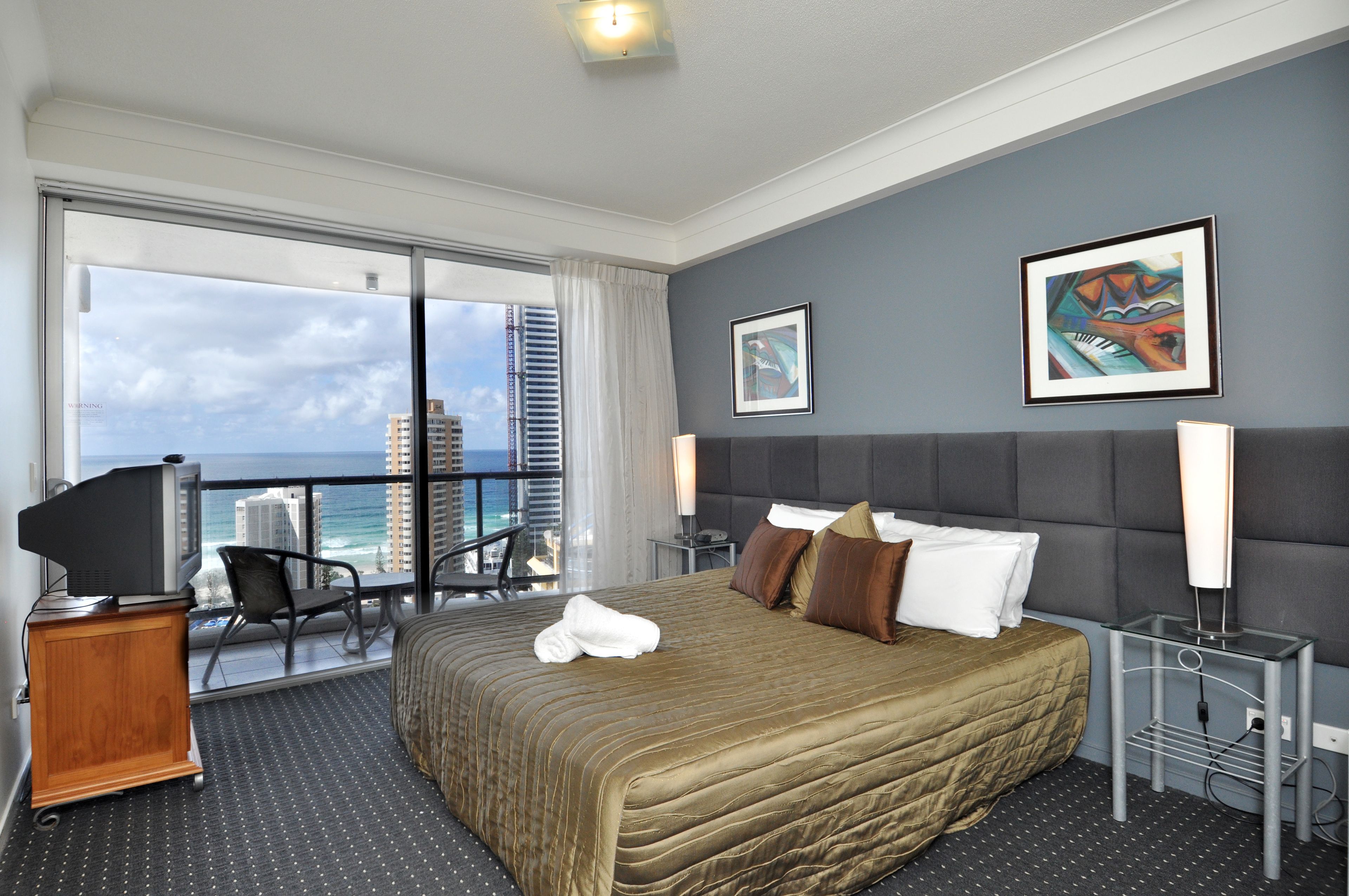 Mantra Towers of Chevron by Holiday Rentals Surfers Paradise