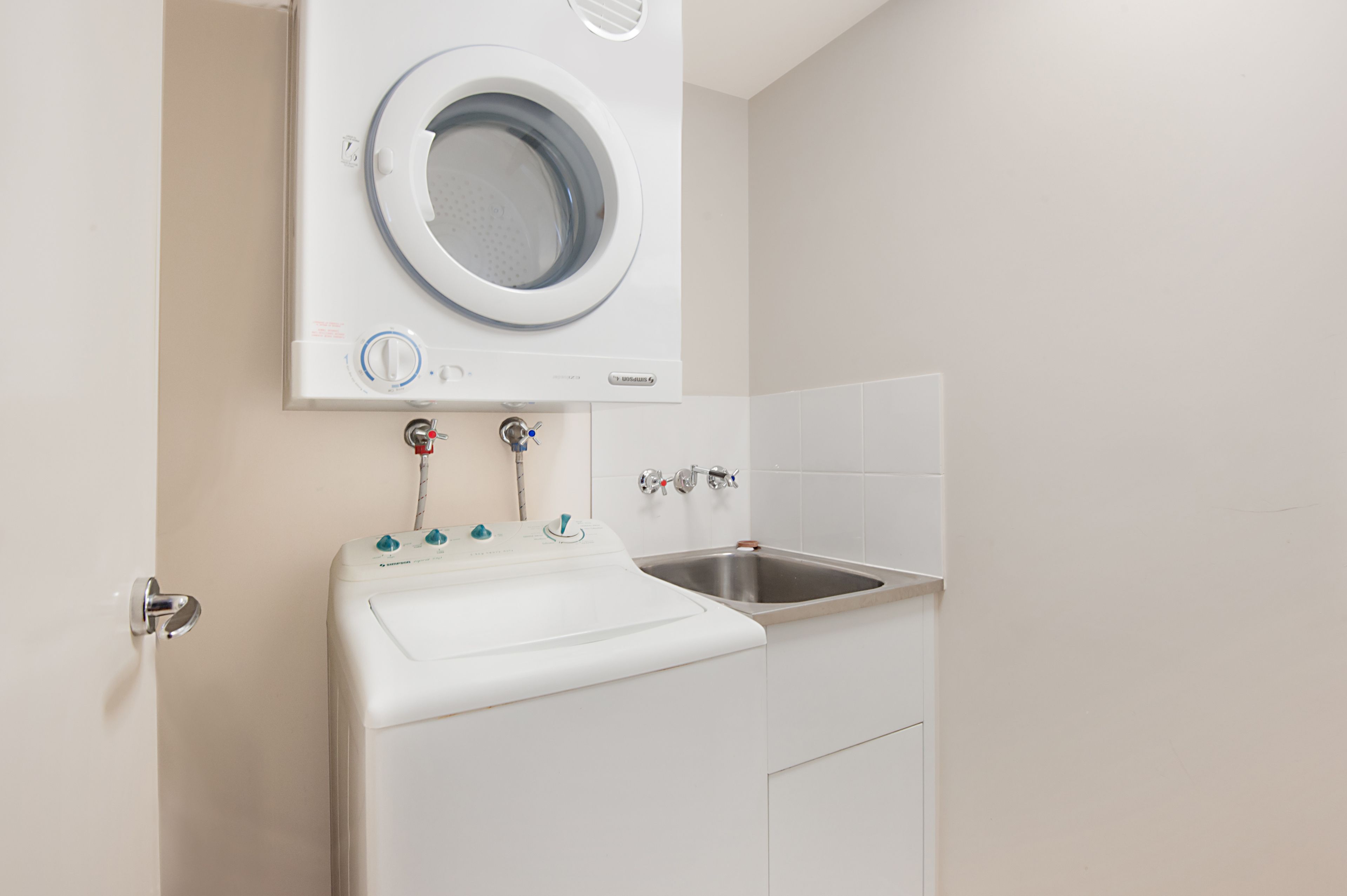 Mantra Towers of Chevron by Holiday Rentals Surfers Paradise